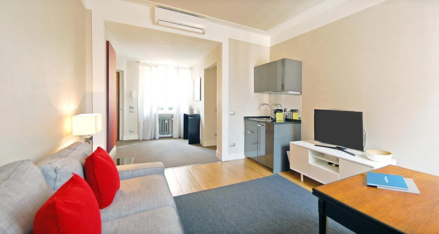 TV and multimedia in Adamas Luxury Suite