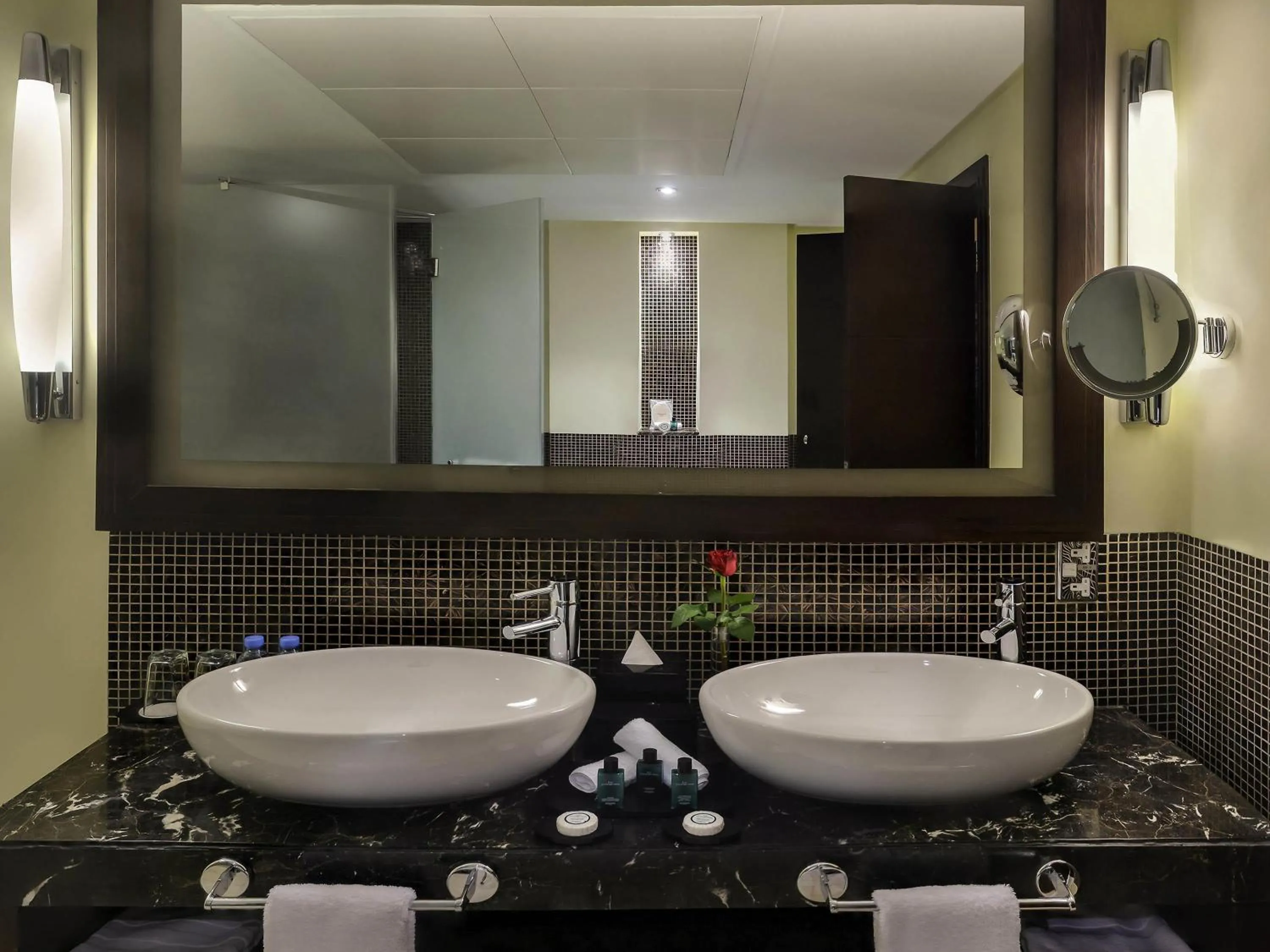 Photo of the whole room in Sofitel Al Khobar The Corniche