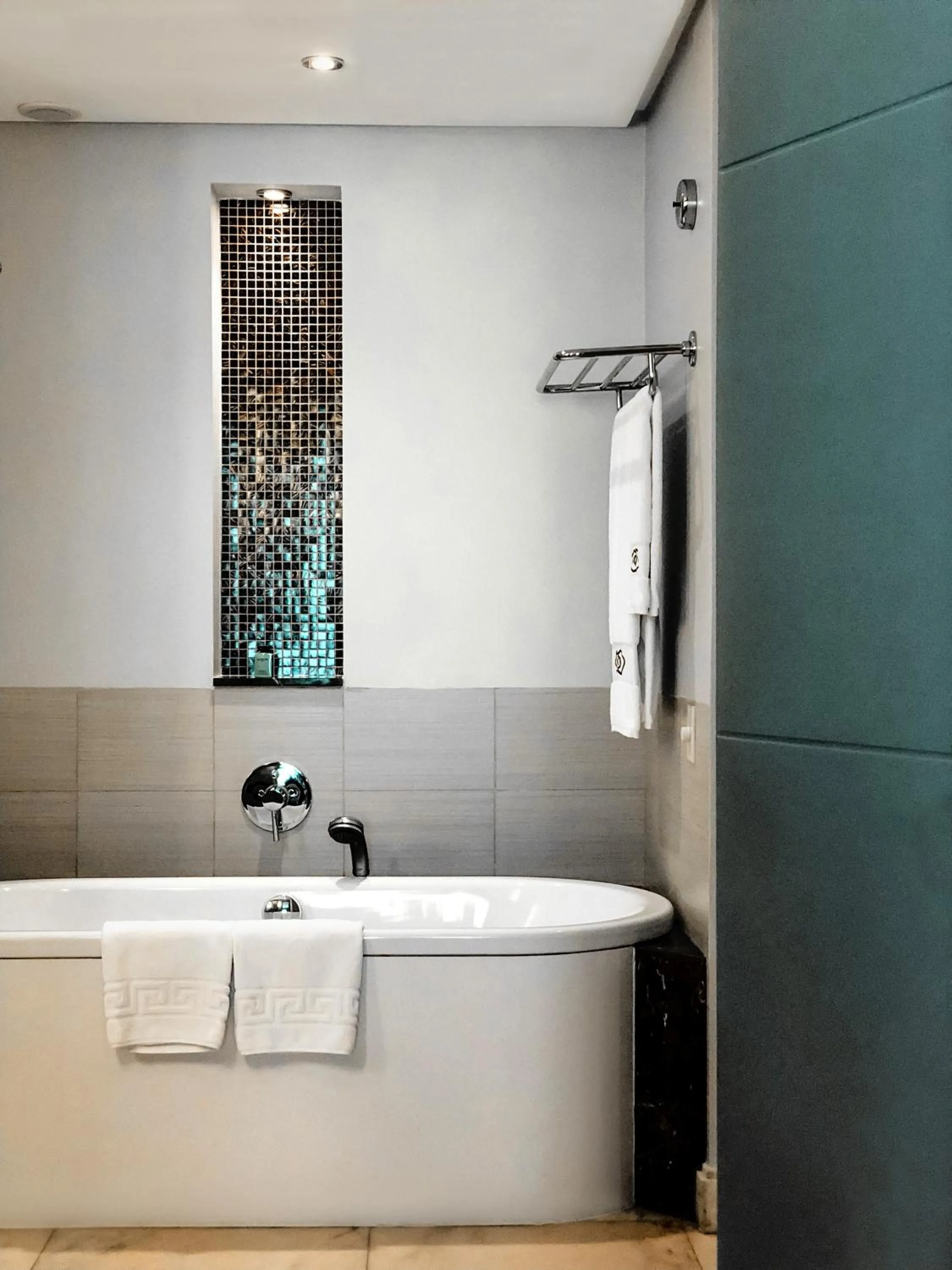 Shower in Sofitel Al Khobar The Corniche