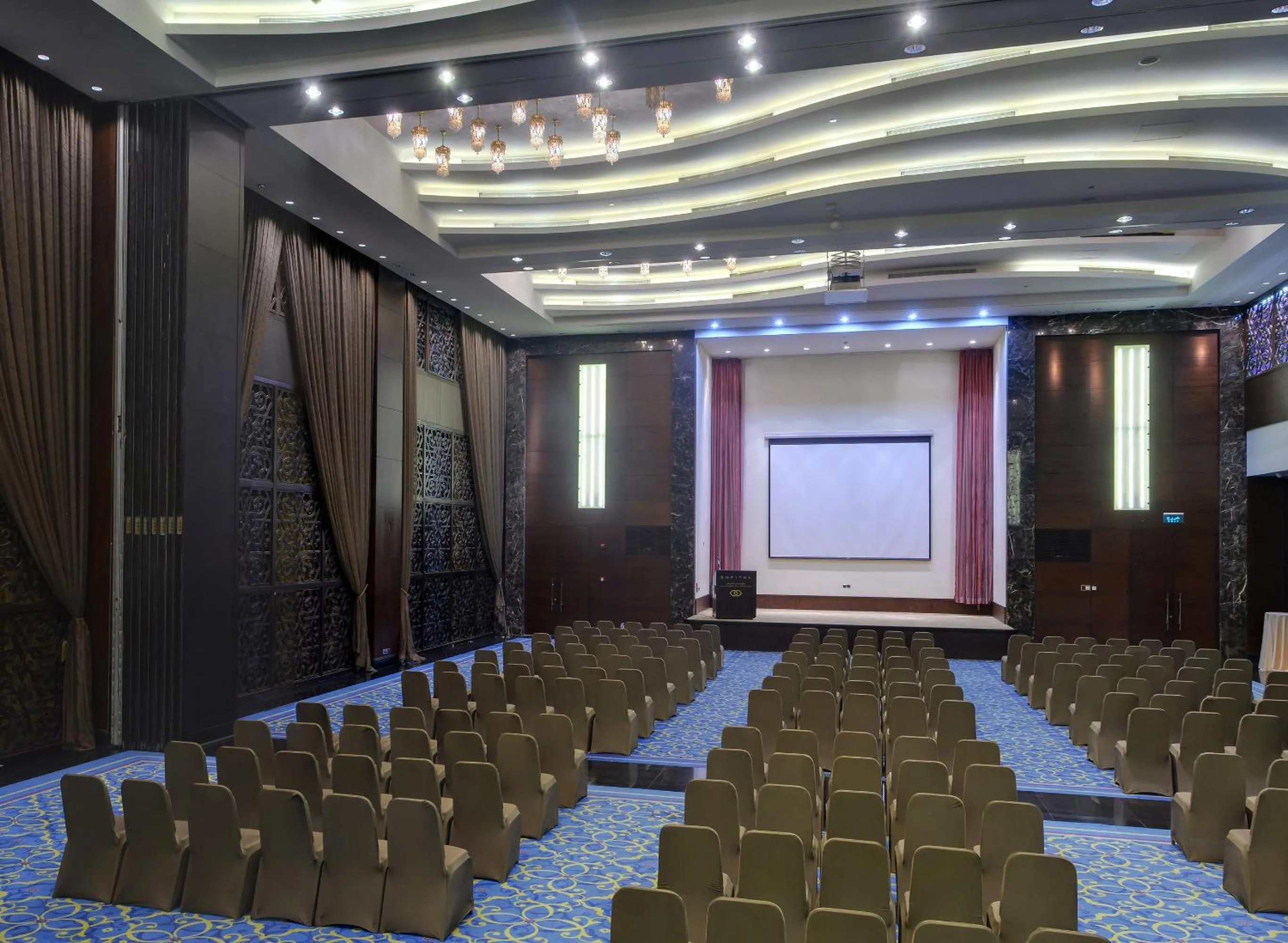 Business facilities in Sofitel Al Khobar The Corniche