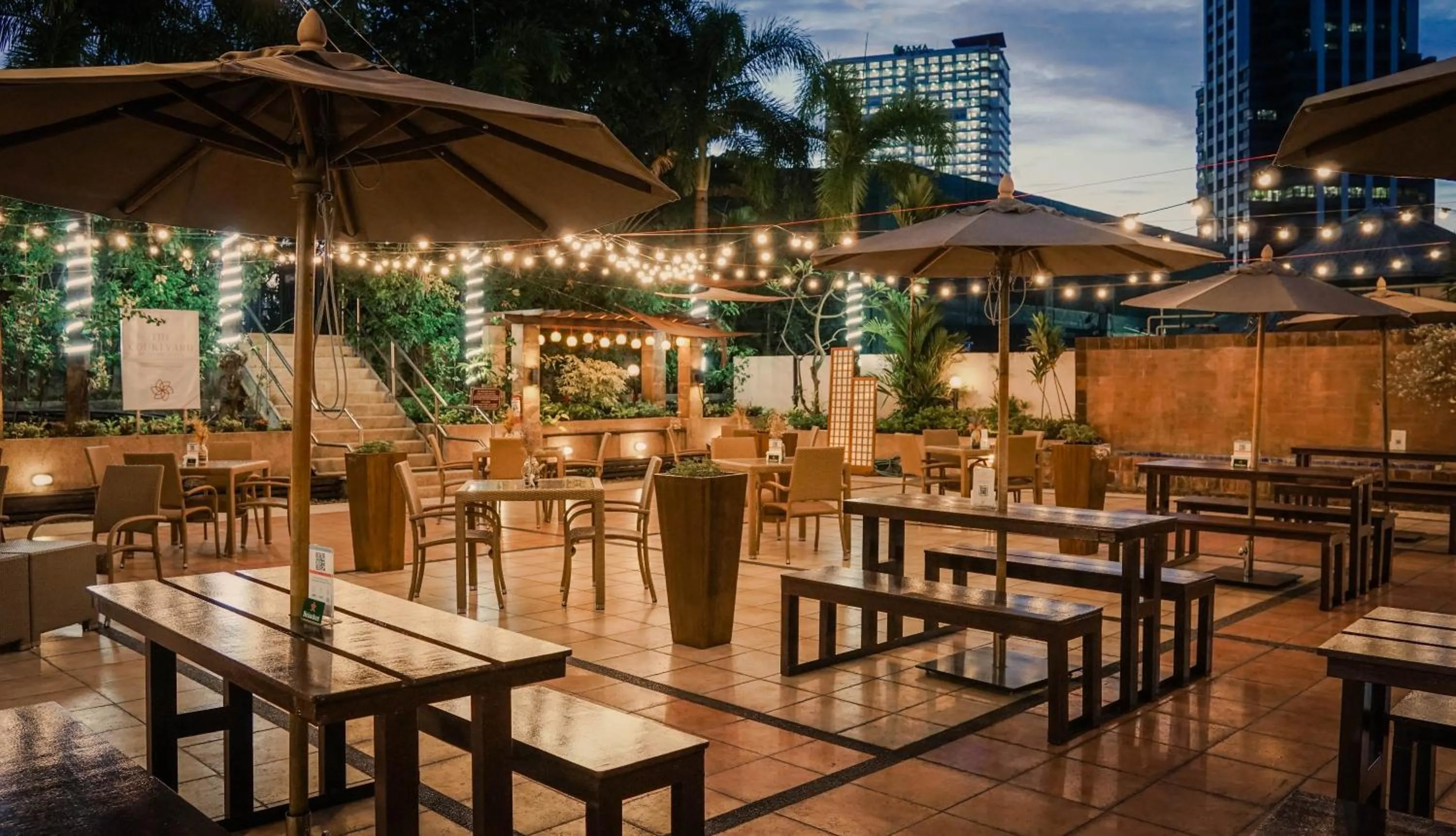 Restaurant/places to eat in Crowne Plaza Manila Galleria by IHG