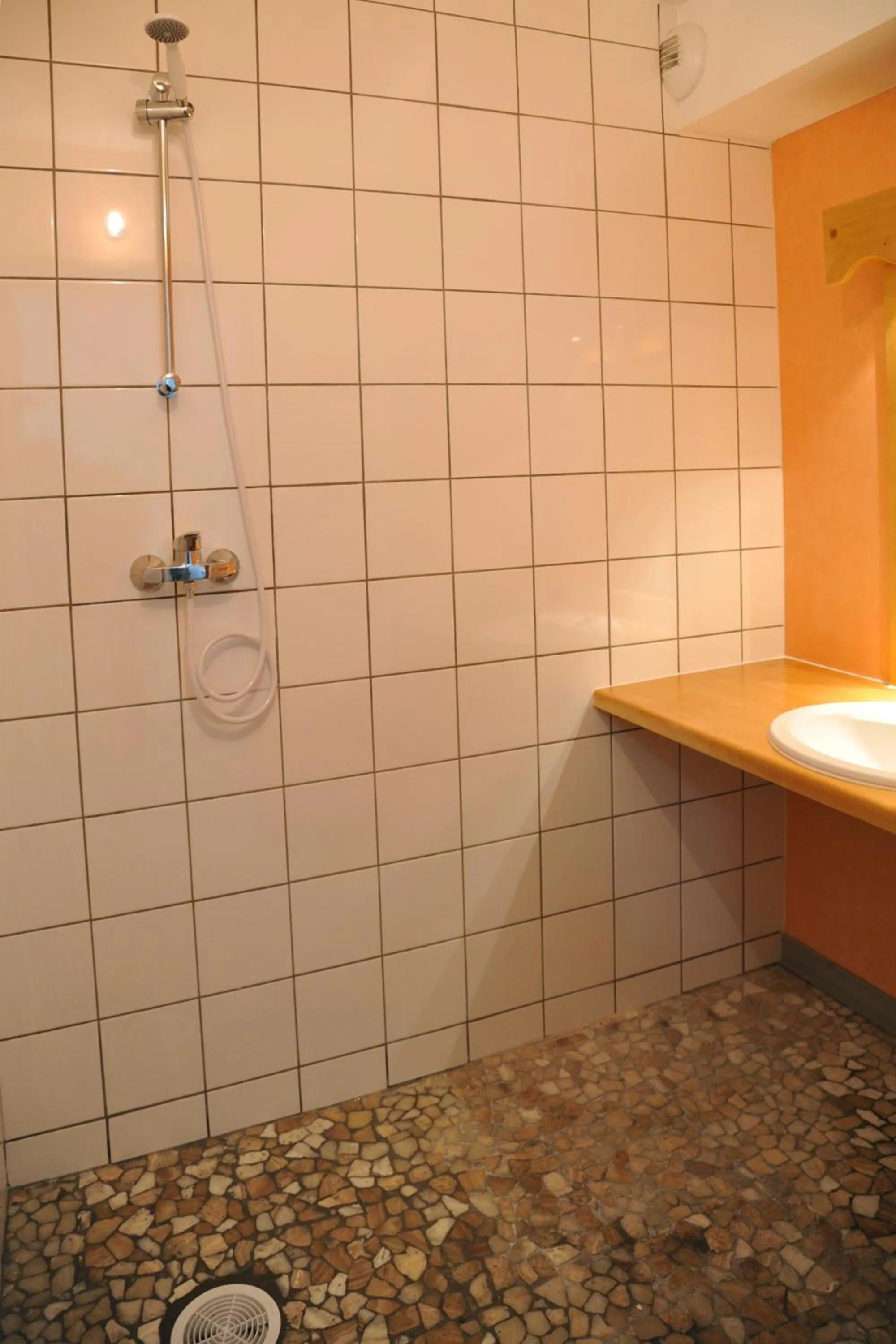 Shower in Résidence Le Bois de la Reine