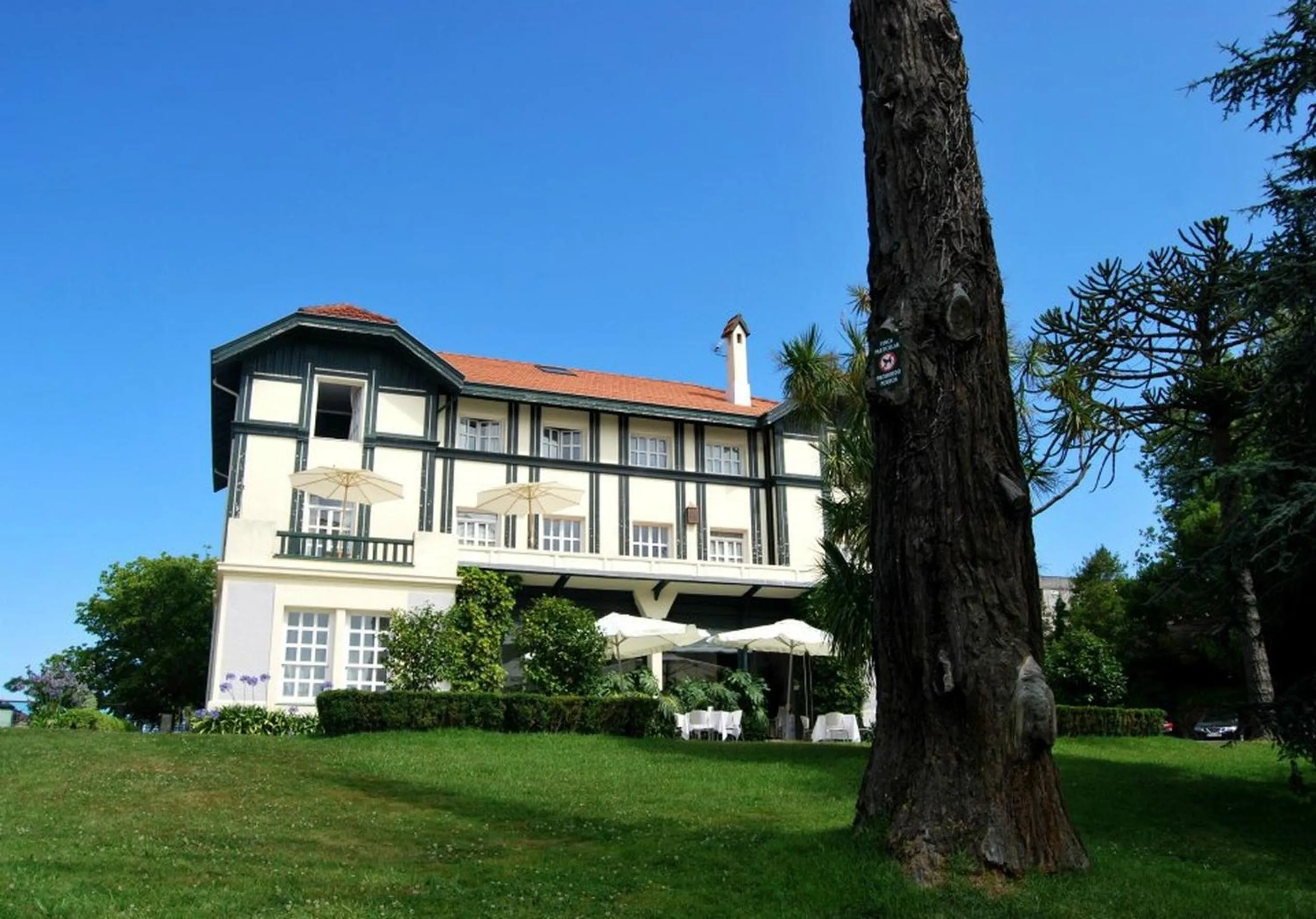 Facade/entrance in Las Carolinas Garden