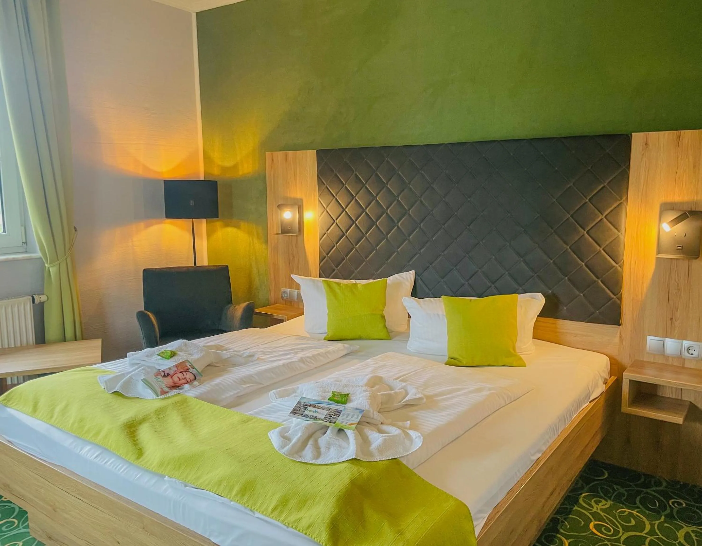 Photo of the whole room, Bed in Panorama Berghotel Wettiner Höhe