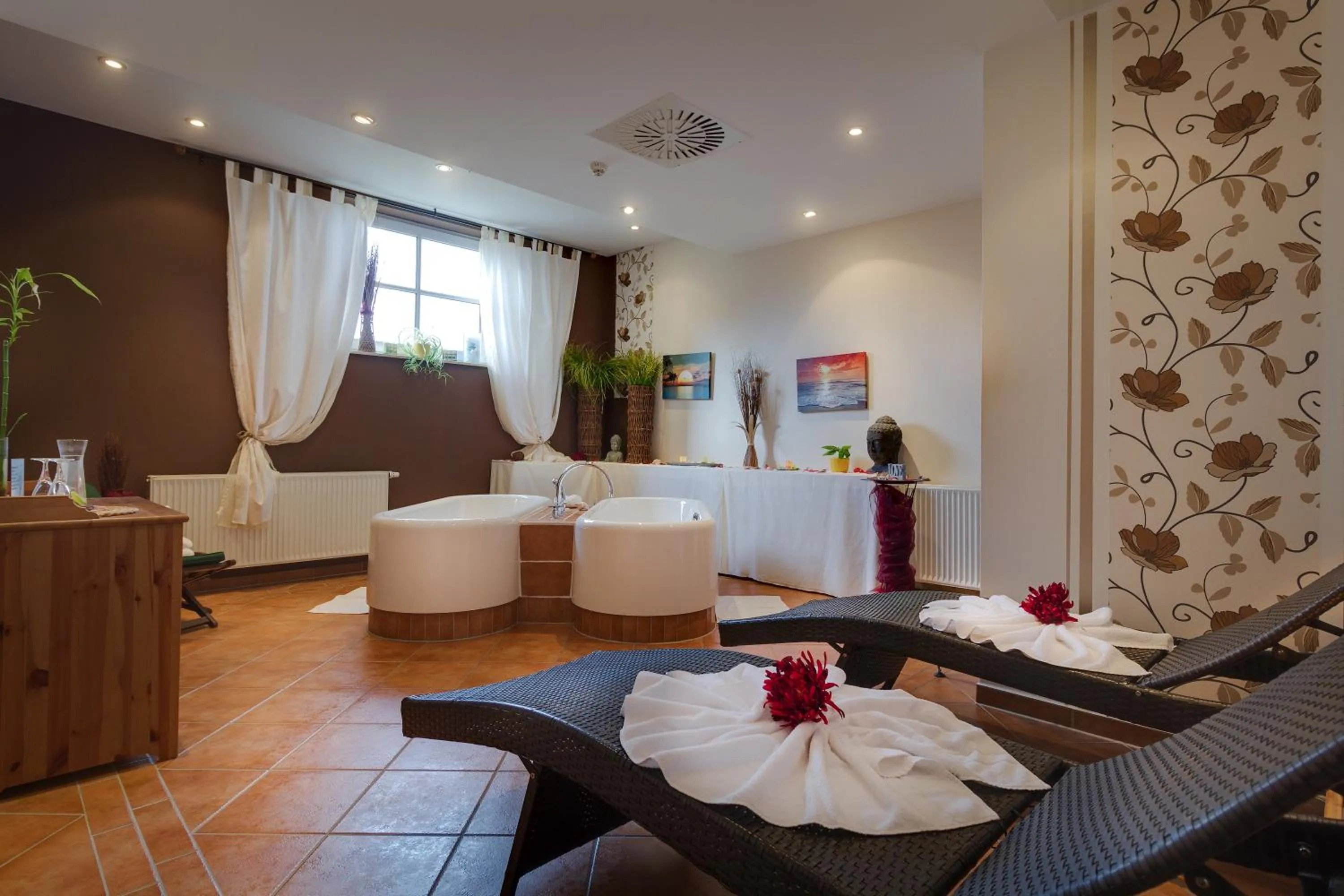 Spa and wellness centre/facilities in Panorama Berghotel Wettiner Höhe