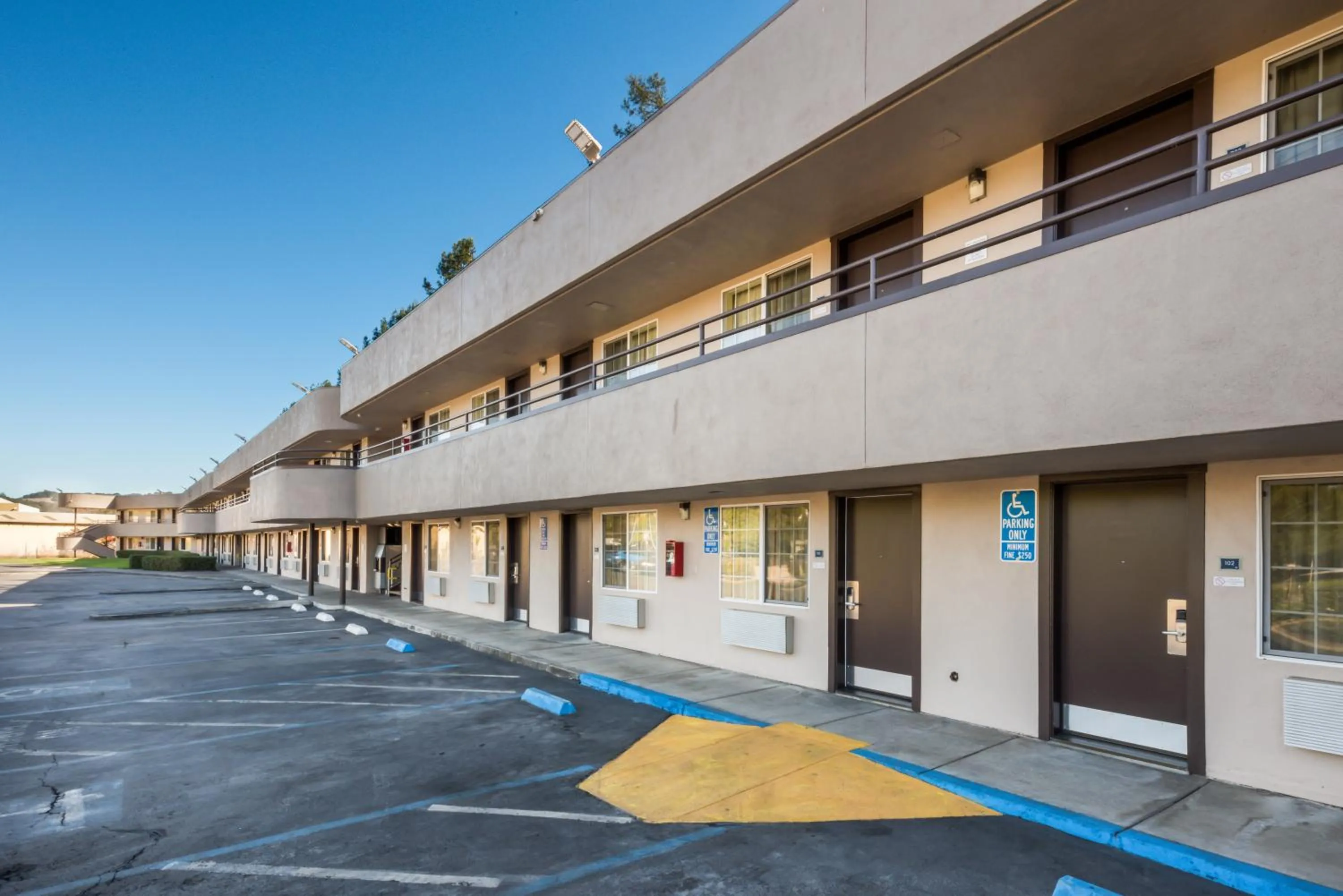 Property building in Americas Best Value Inn Santa Rosa
