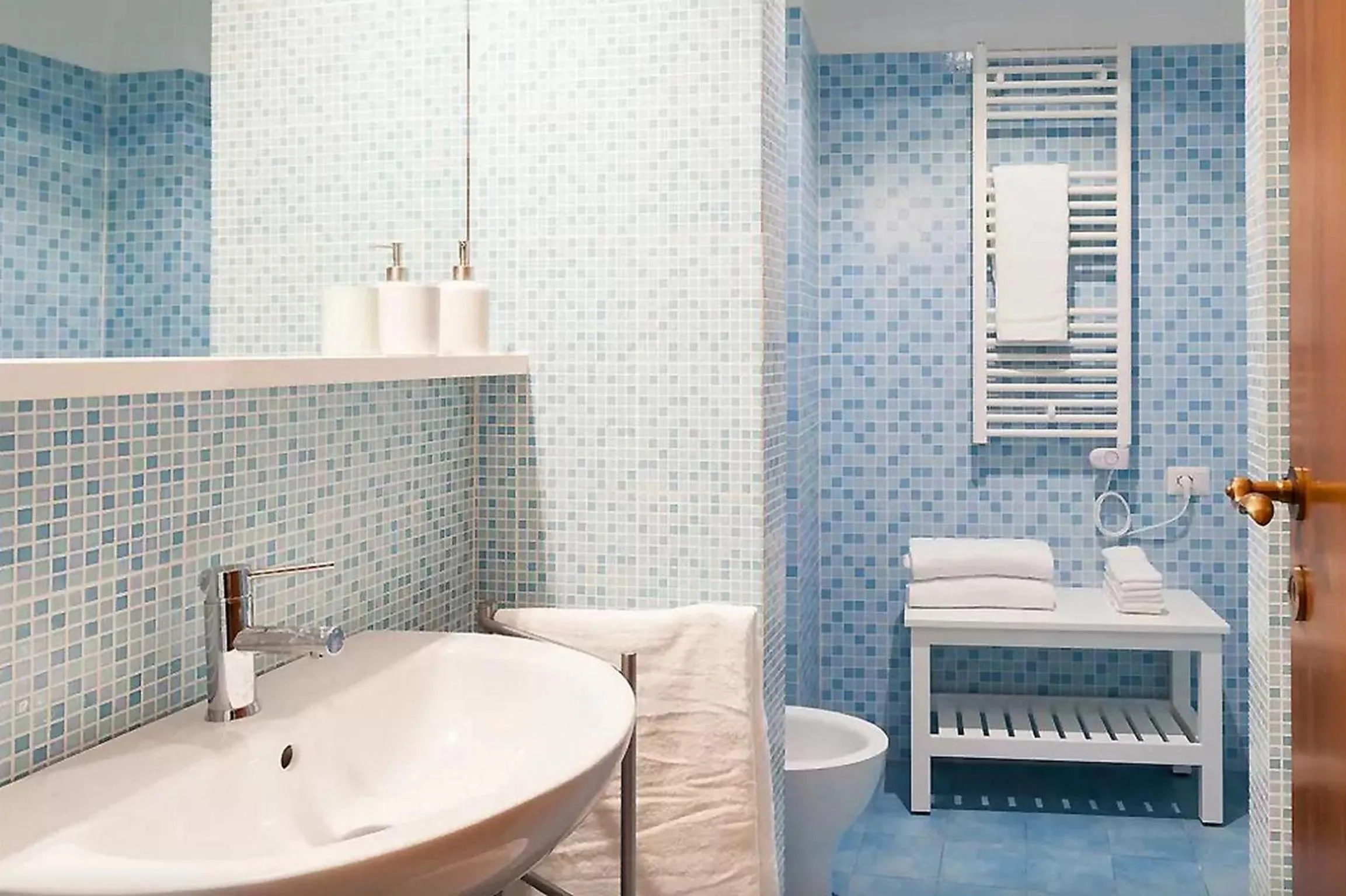 Property building in Exclusive apartment a few steps from the Spanish Steps