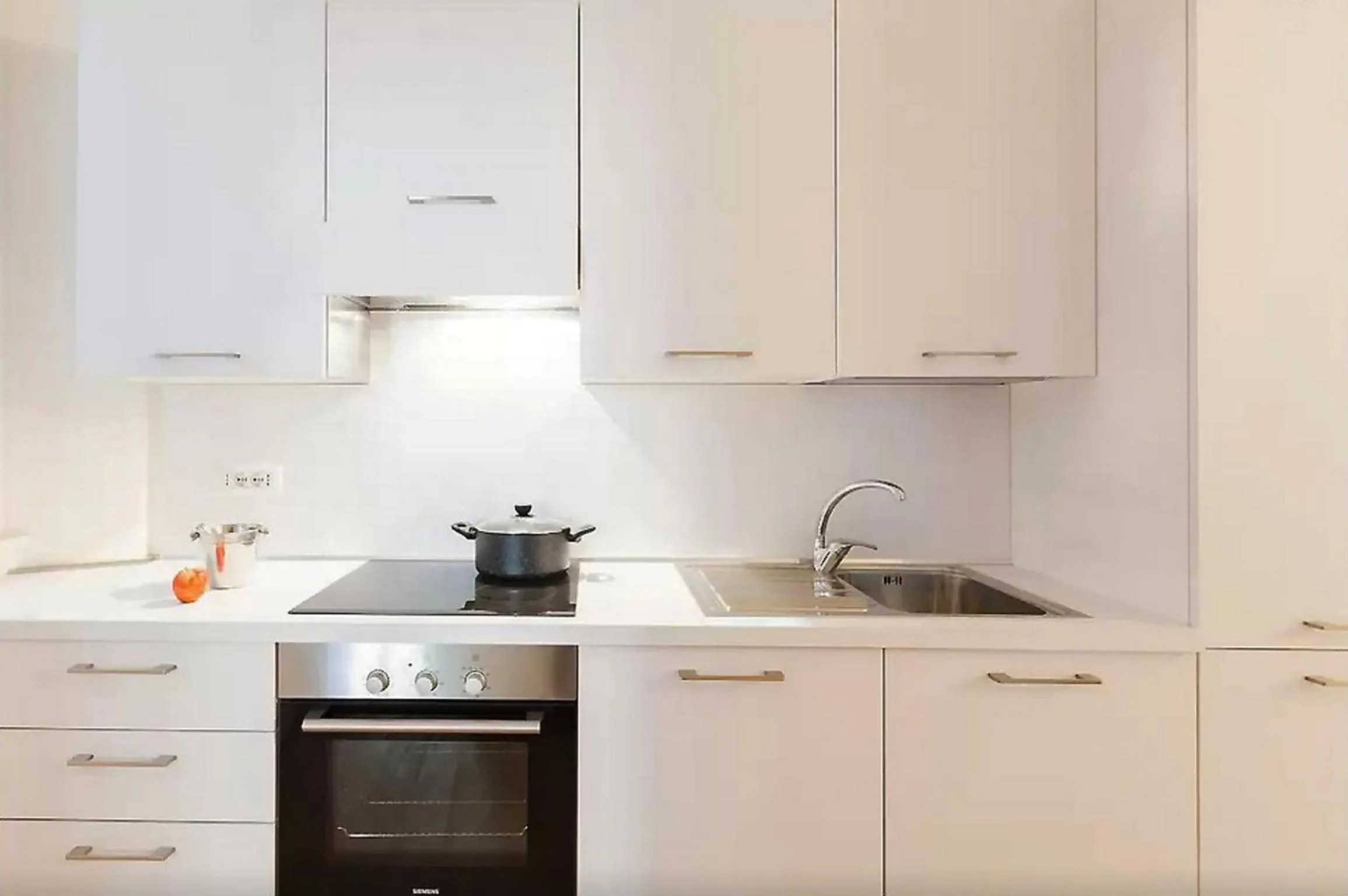 Property building in Exclusive apartment a few steps from the Spanish Steps