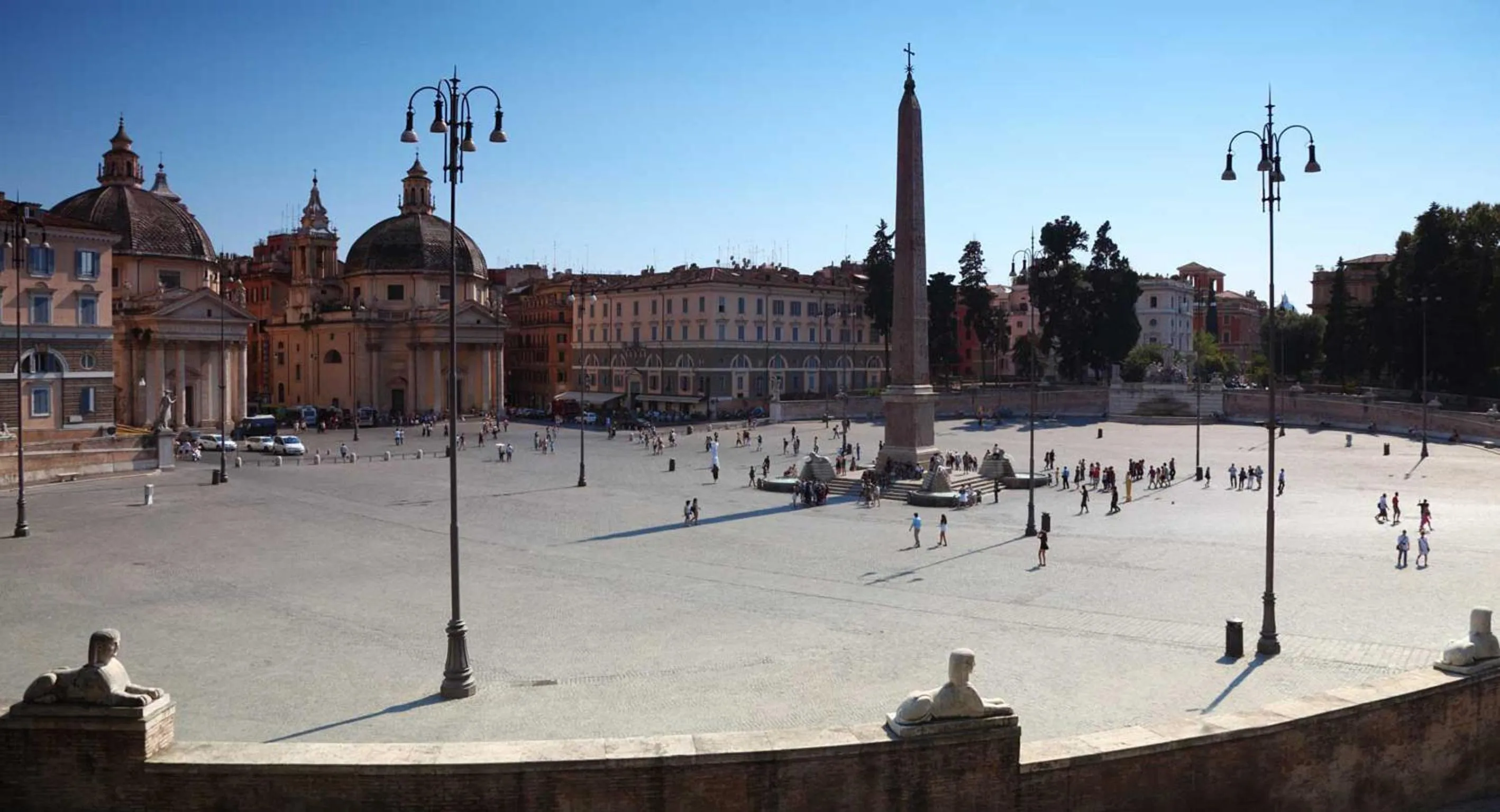 Property building in Exclusive apartment a few steps from the Spanish Steps