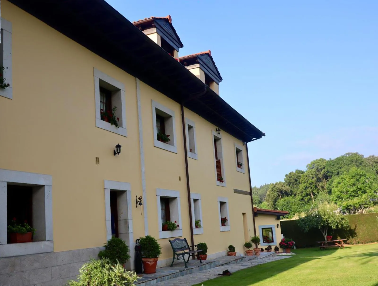 Property building in Casa de Aldea El Frade