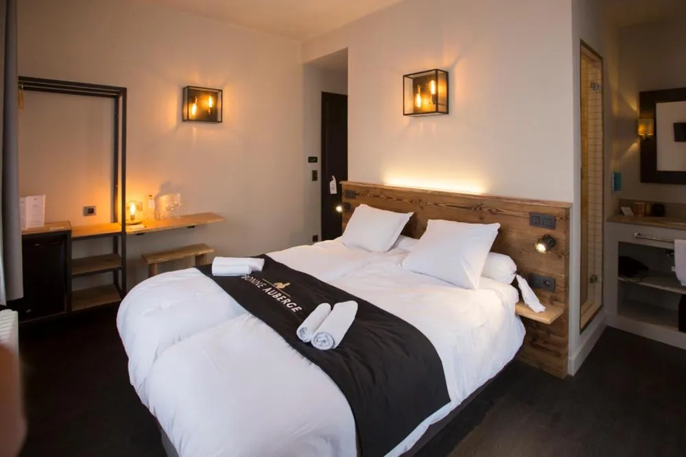 Bed in Hotel Bonne Auberge (Adults Only)