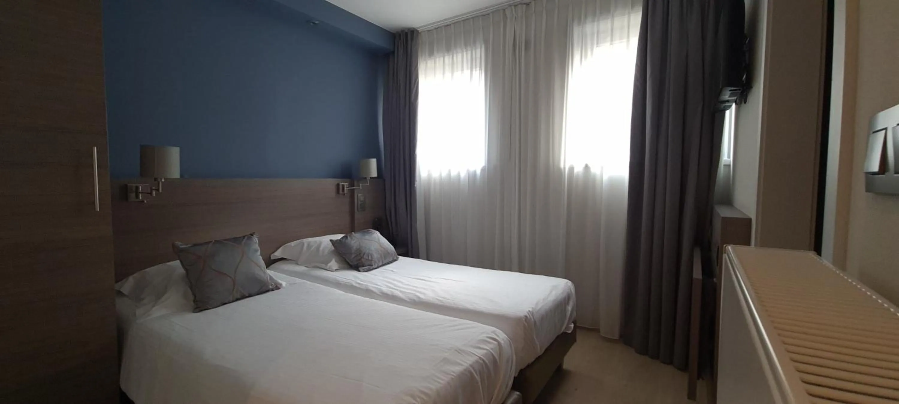 Photo of the whole room, Bed in Casino Hotel