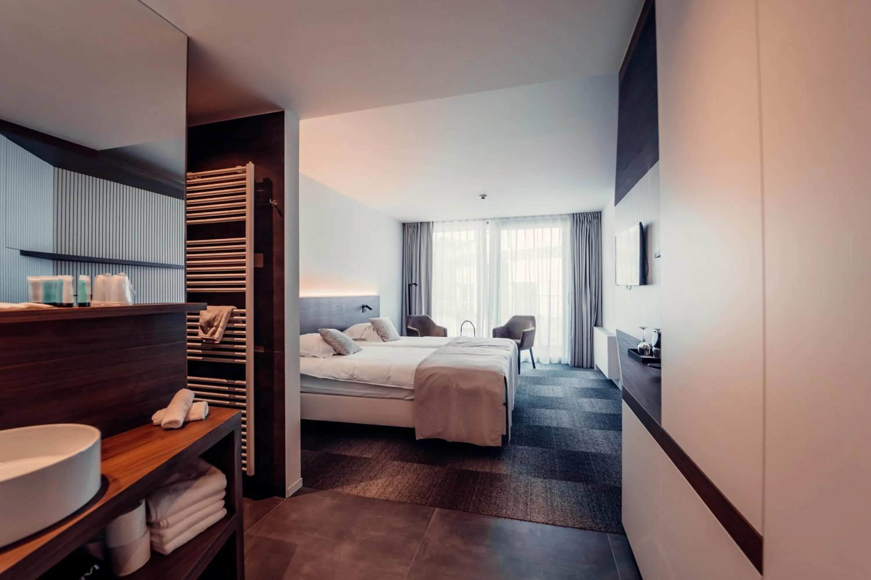 Property building, Bed in Casino Hotel