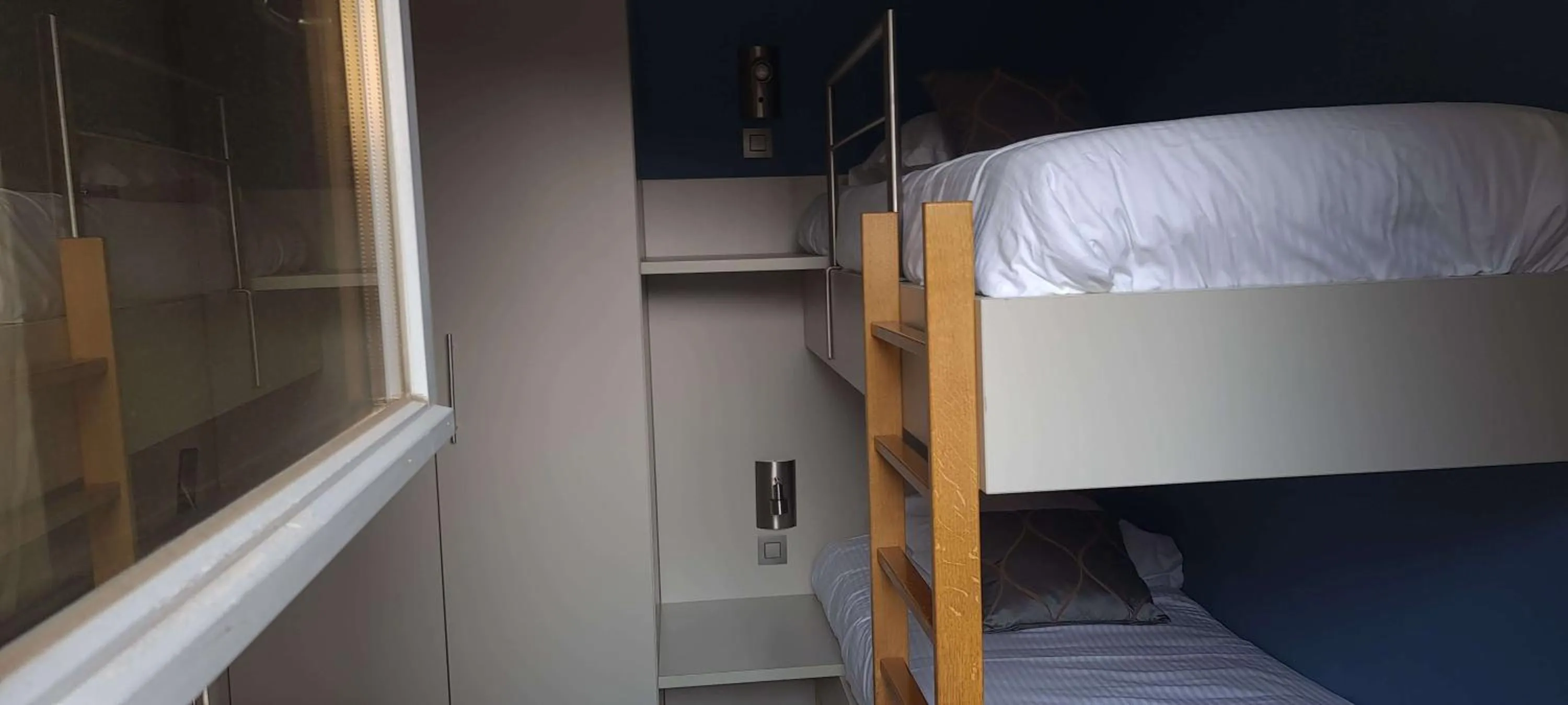 bunk bed, Bed in Casino Hotel