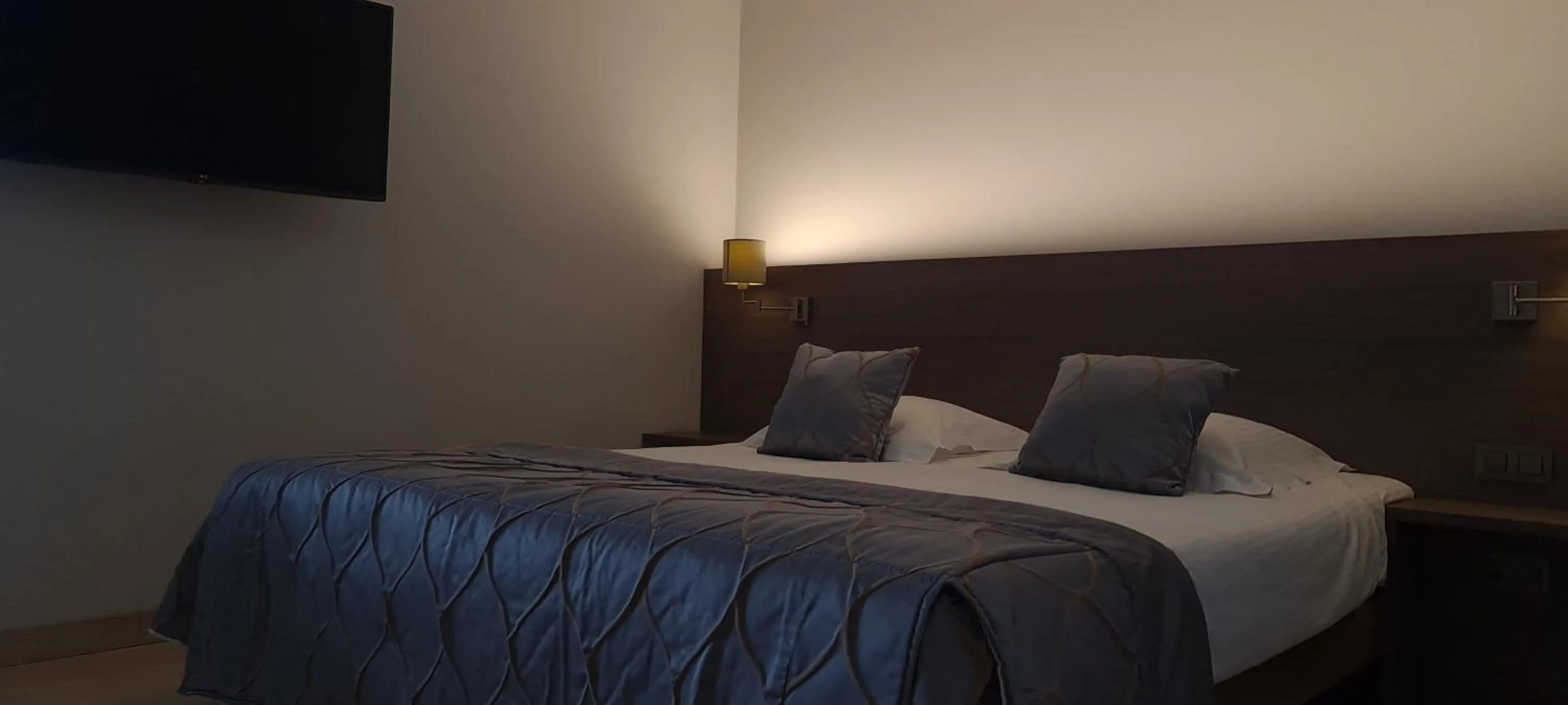 Photo of the whole room, Bed in Casino Hotel