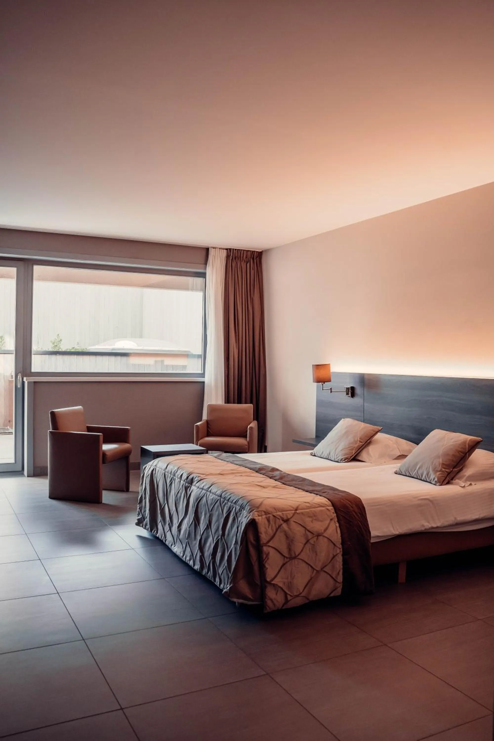 Bedroom, Bed in Casino Hotel