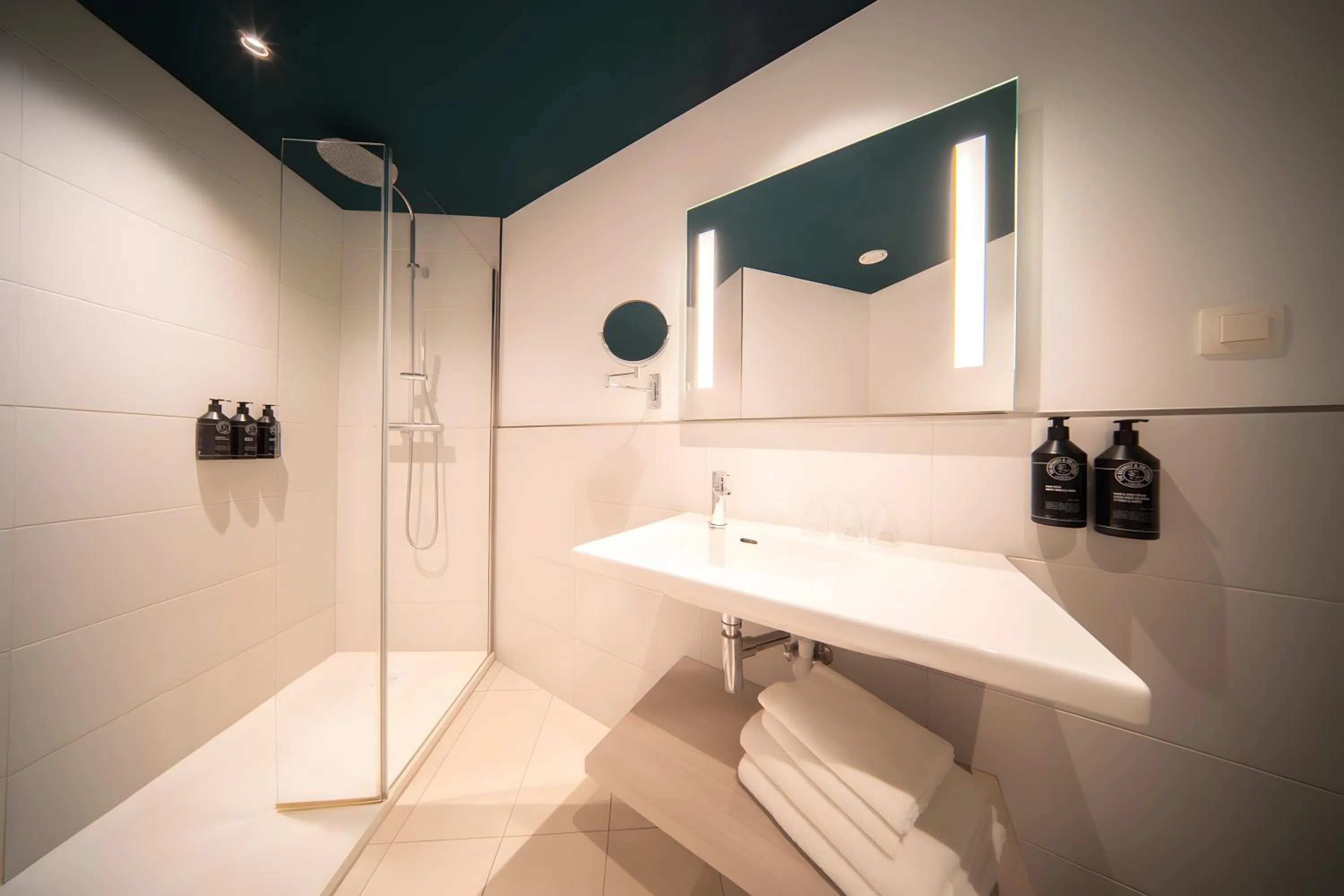 Shower in Maek Hotel Antwerp Central - Handwritten Collection by Accor