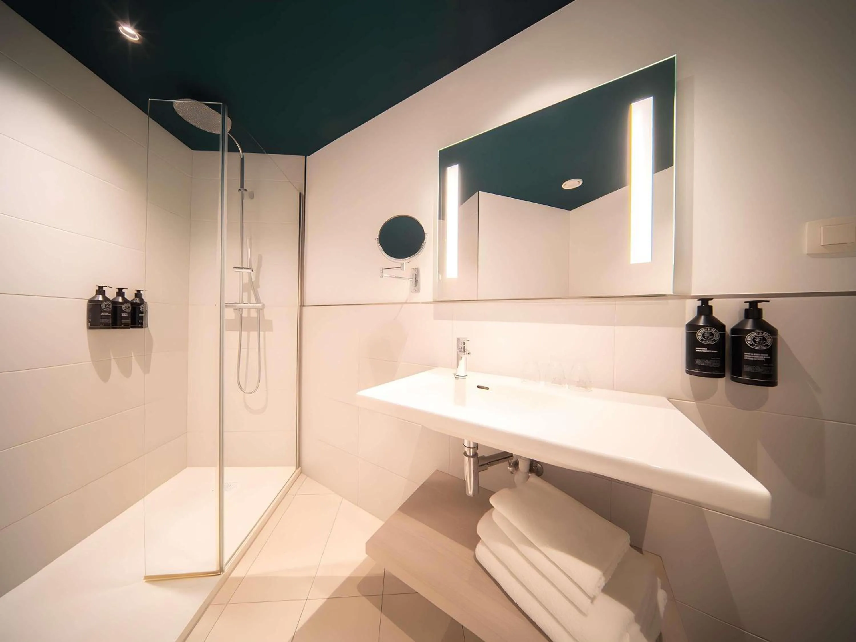 Bedroom in Maek Hotel Antwerp Central - Handwritten Collection by Accor