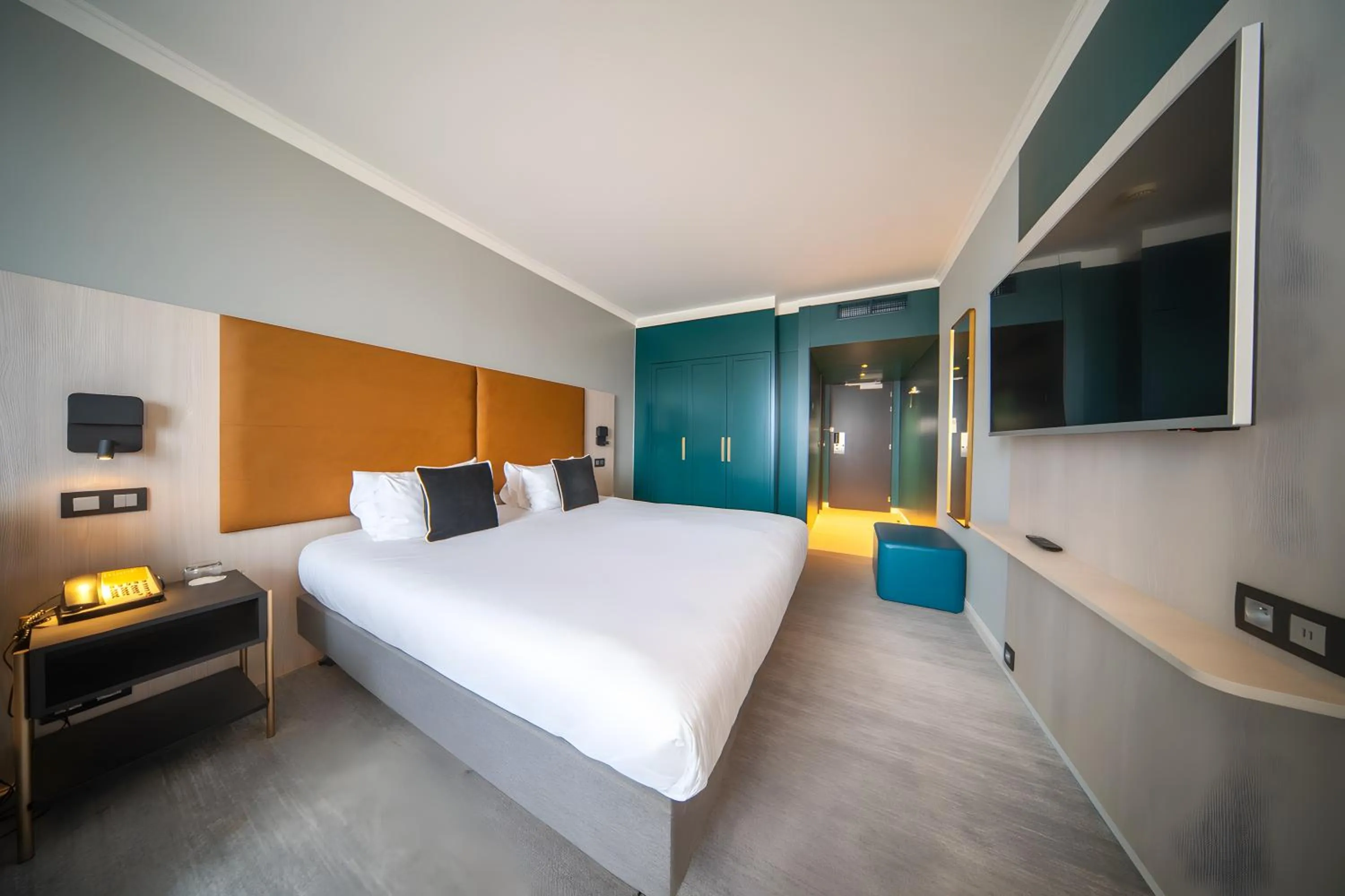 Bedroom, Bed in Maek Hotel Antwerp Central - Handwritten Collection by Accor