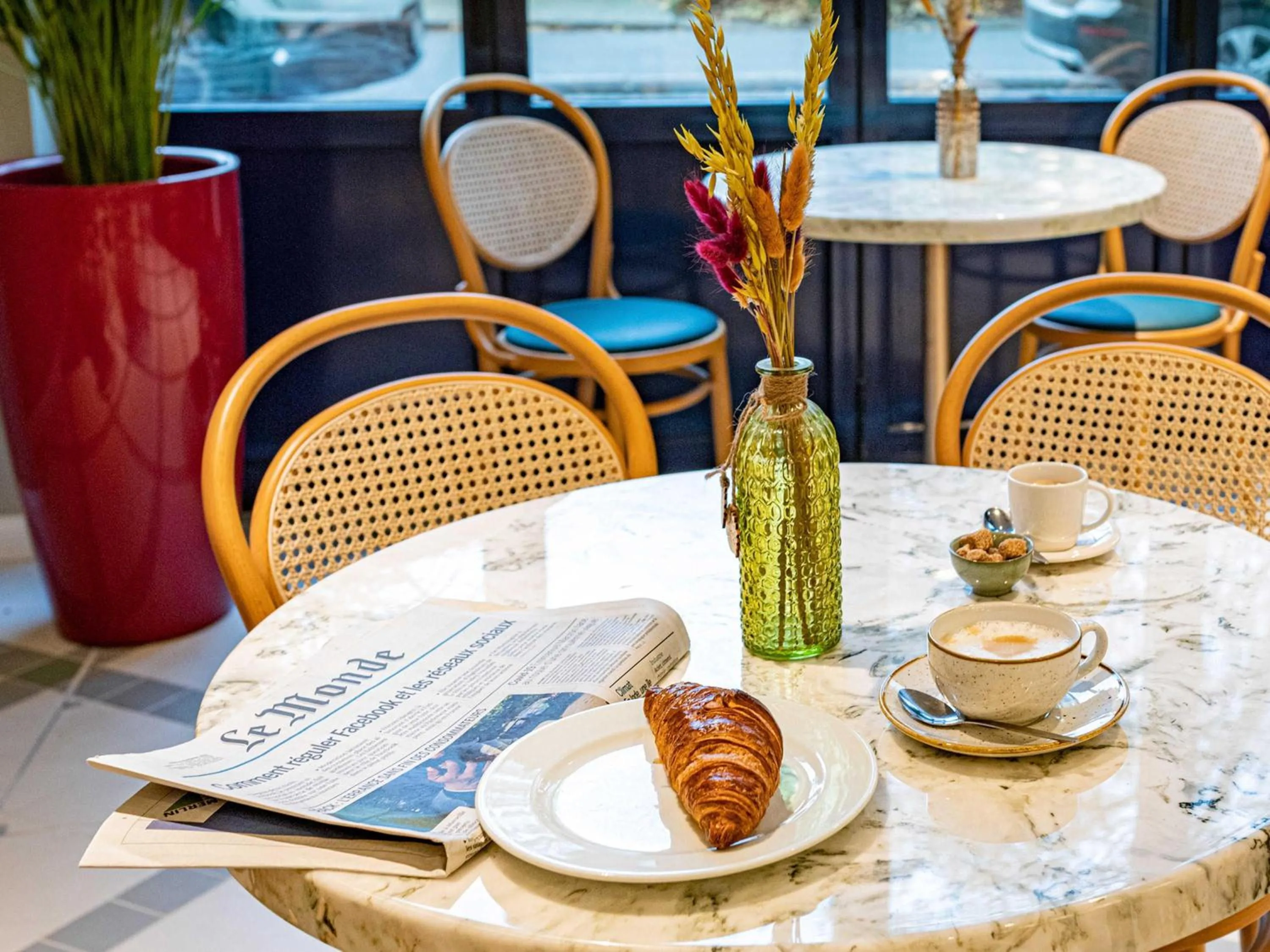 Lounge or bar in Maek Hotel Antwerp Central - Handwritten Collection by Accor