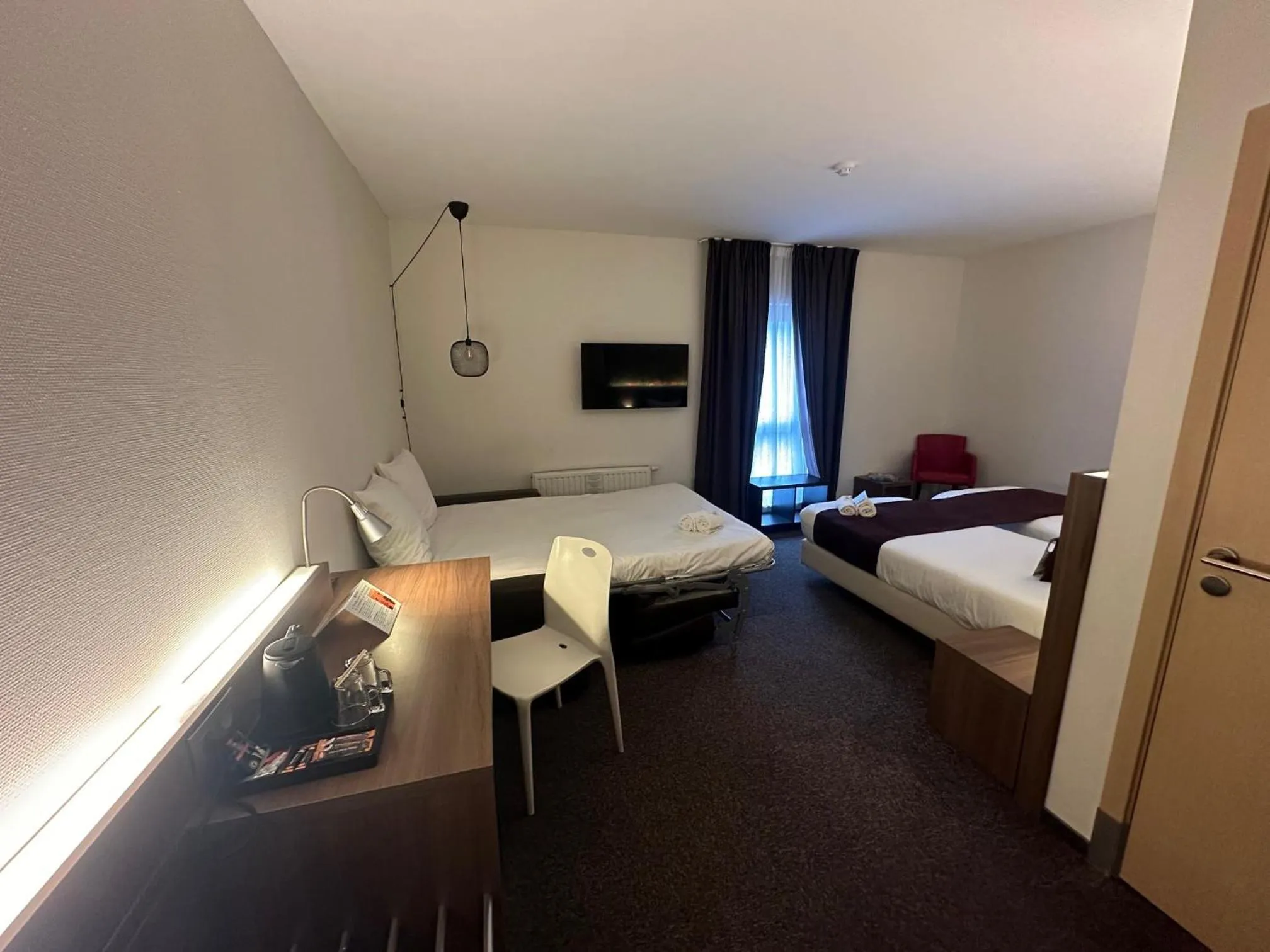 Photo of the whole room, Bed in Hotel-Restaurant Horizon Ath-Lessines