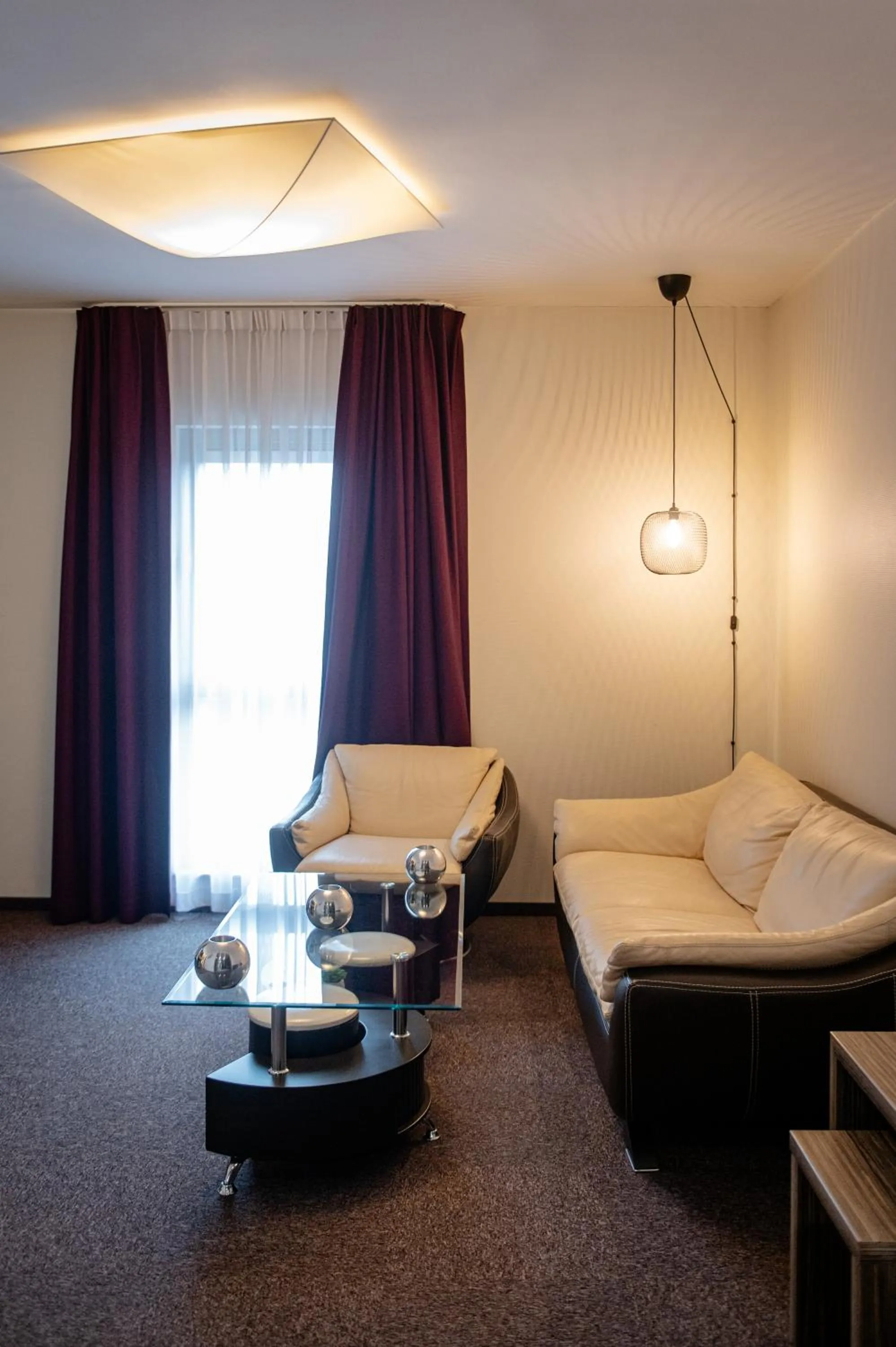 Seating area, Bed in Hotel-Restaurant Horizon Ath-Lessines