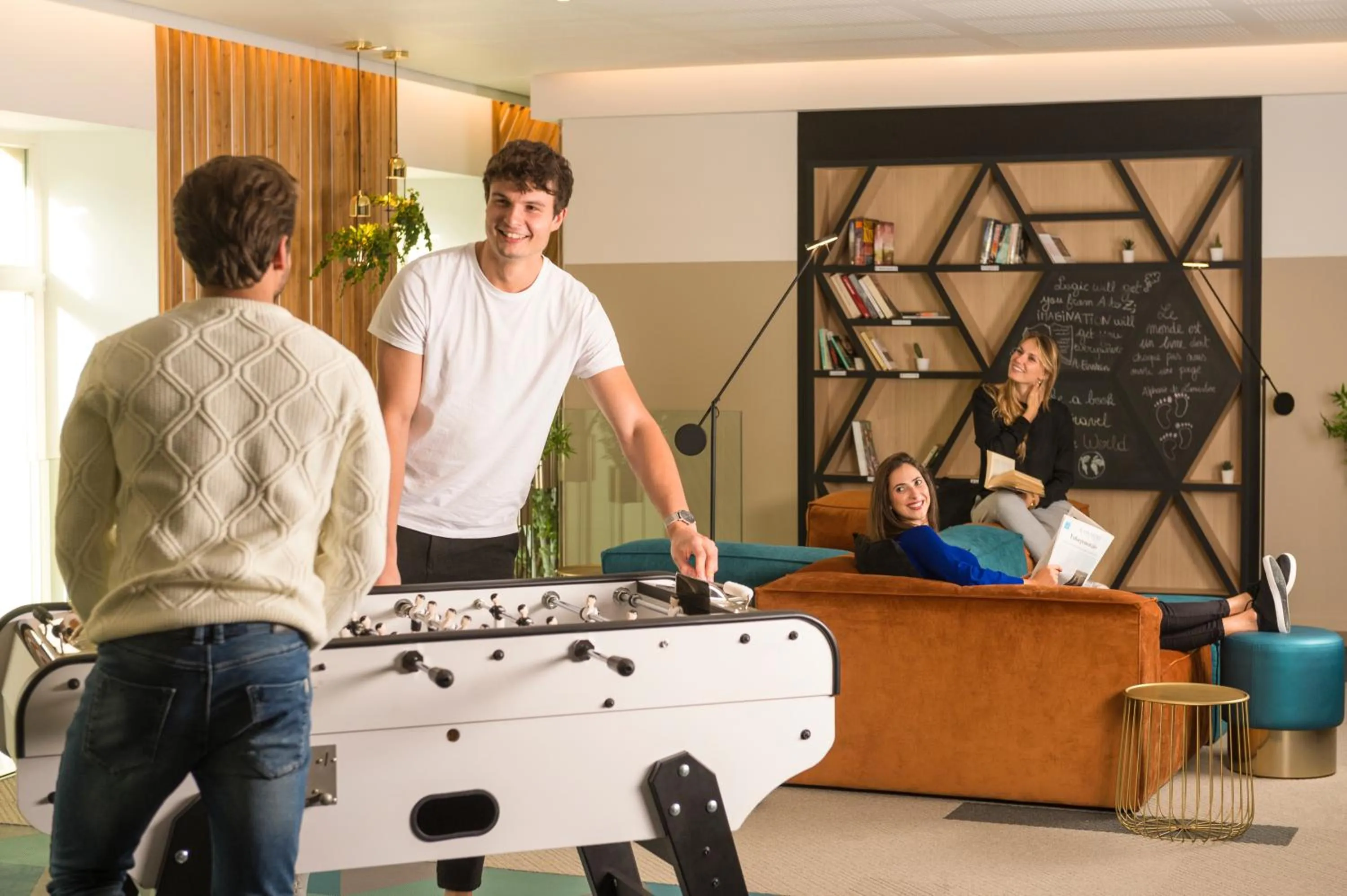 People in Aparthotel Adagio Brussels Grand Place