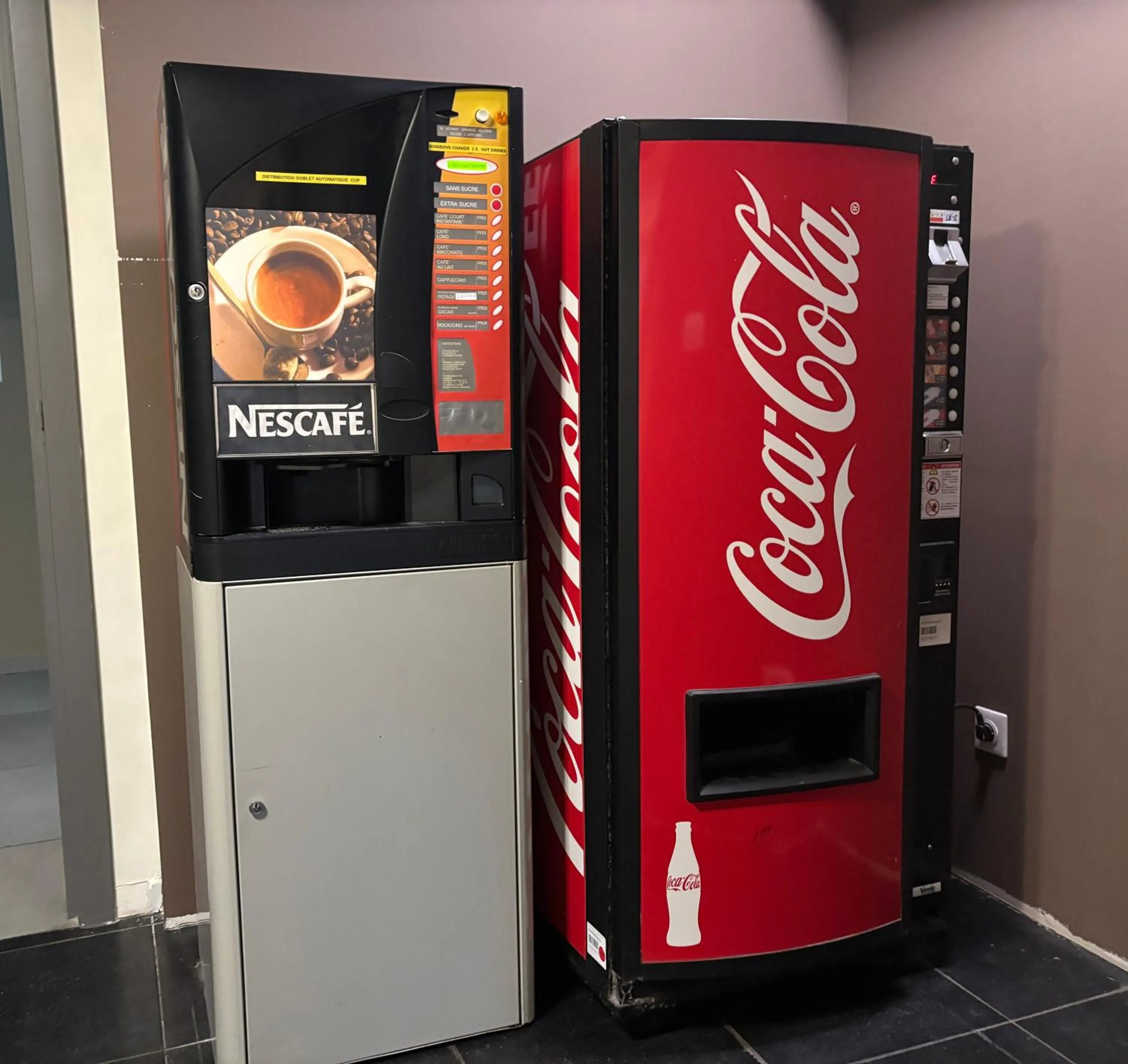 vending machine in Hotel La Louve