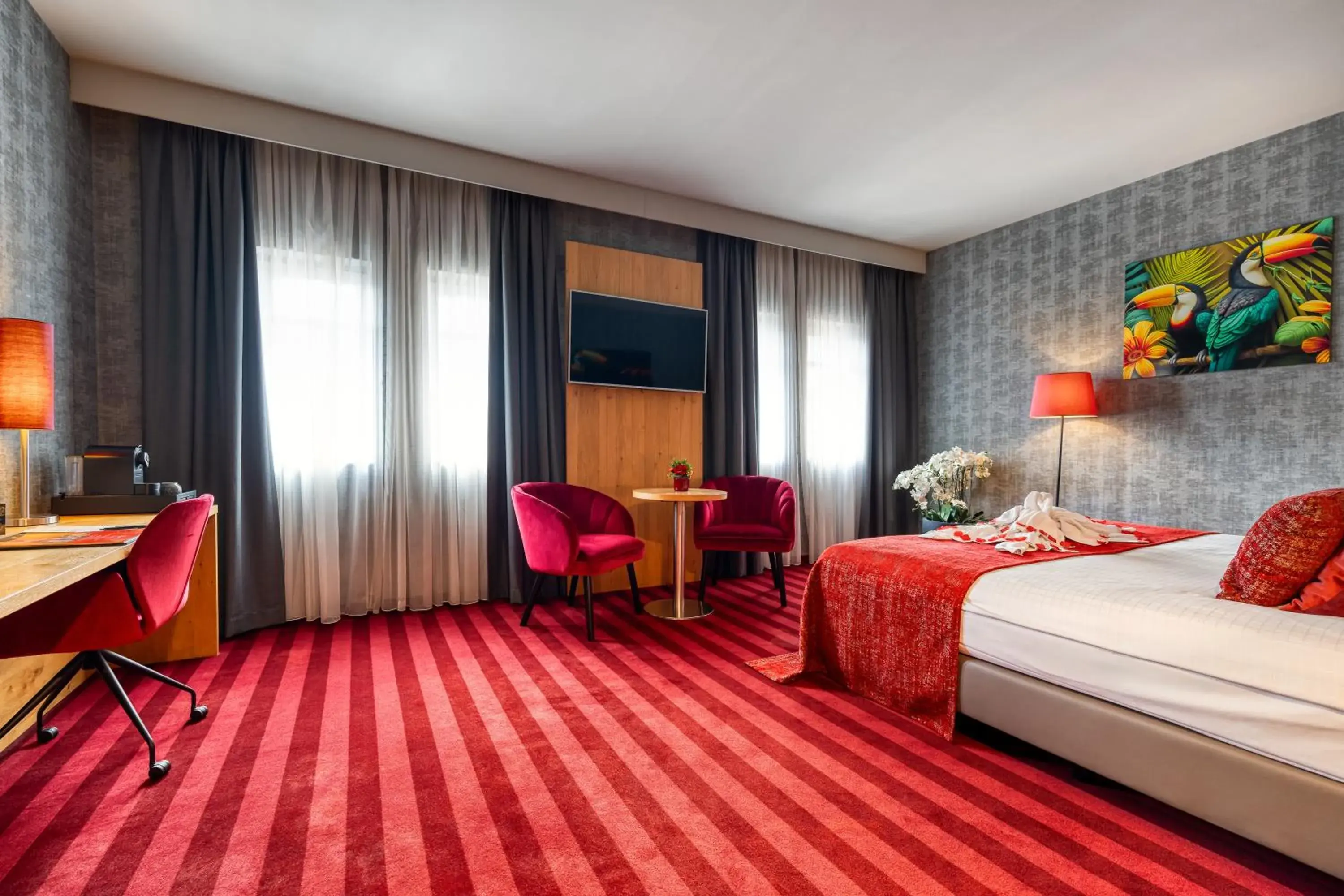 Junior Suite with Spa Bath in Hotel Verviers Van der Valk Junior Suite with Spa Bath in Hotel Verviers Van der Valk