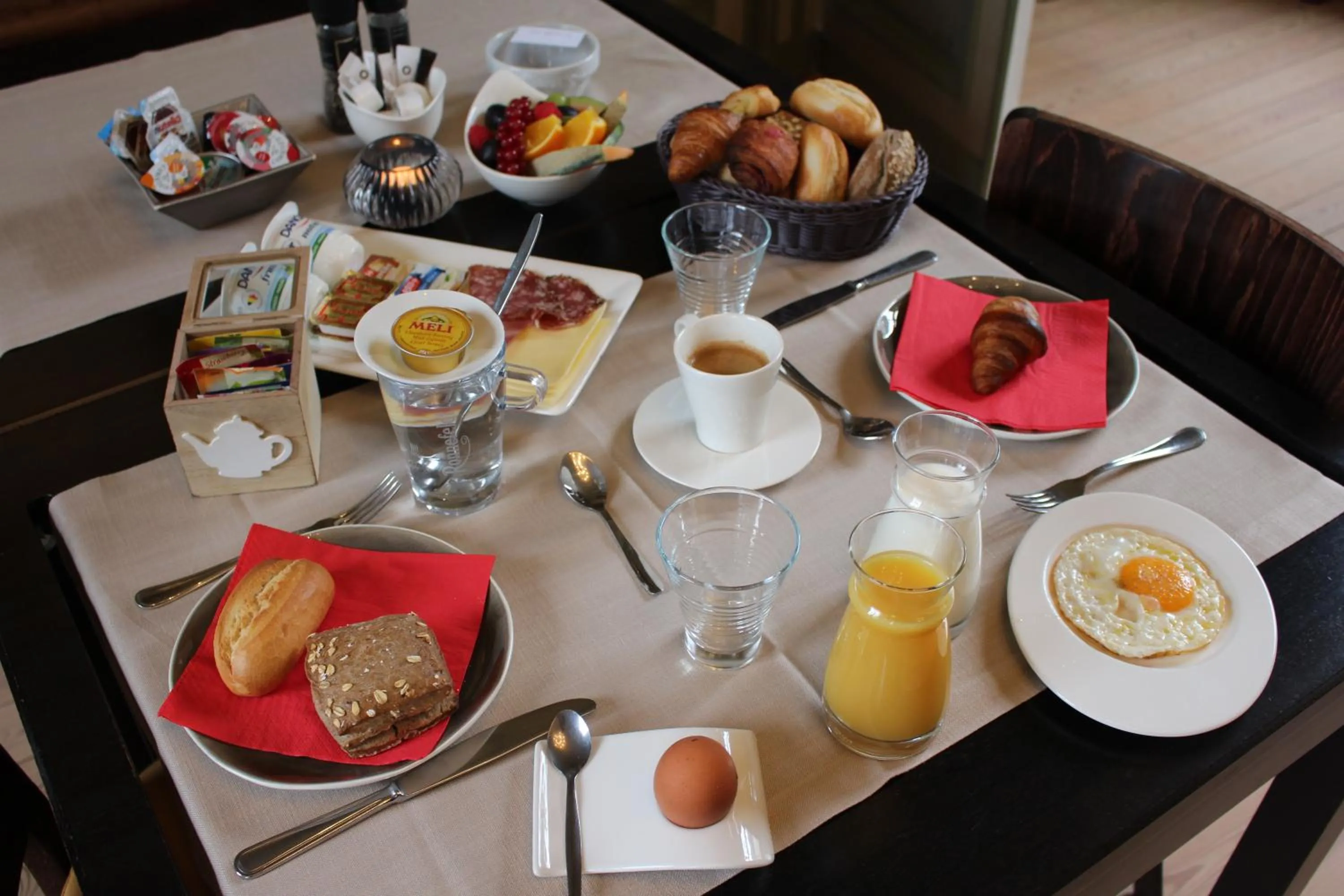 Breakfast in Amaryllis Hotel Veurne