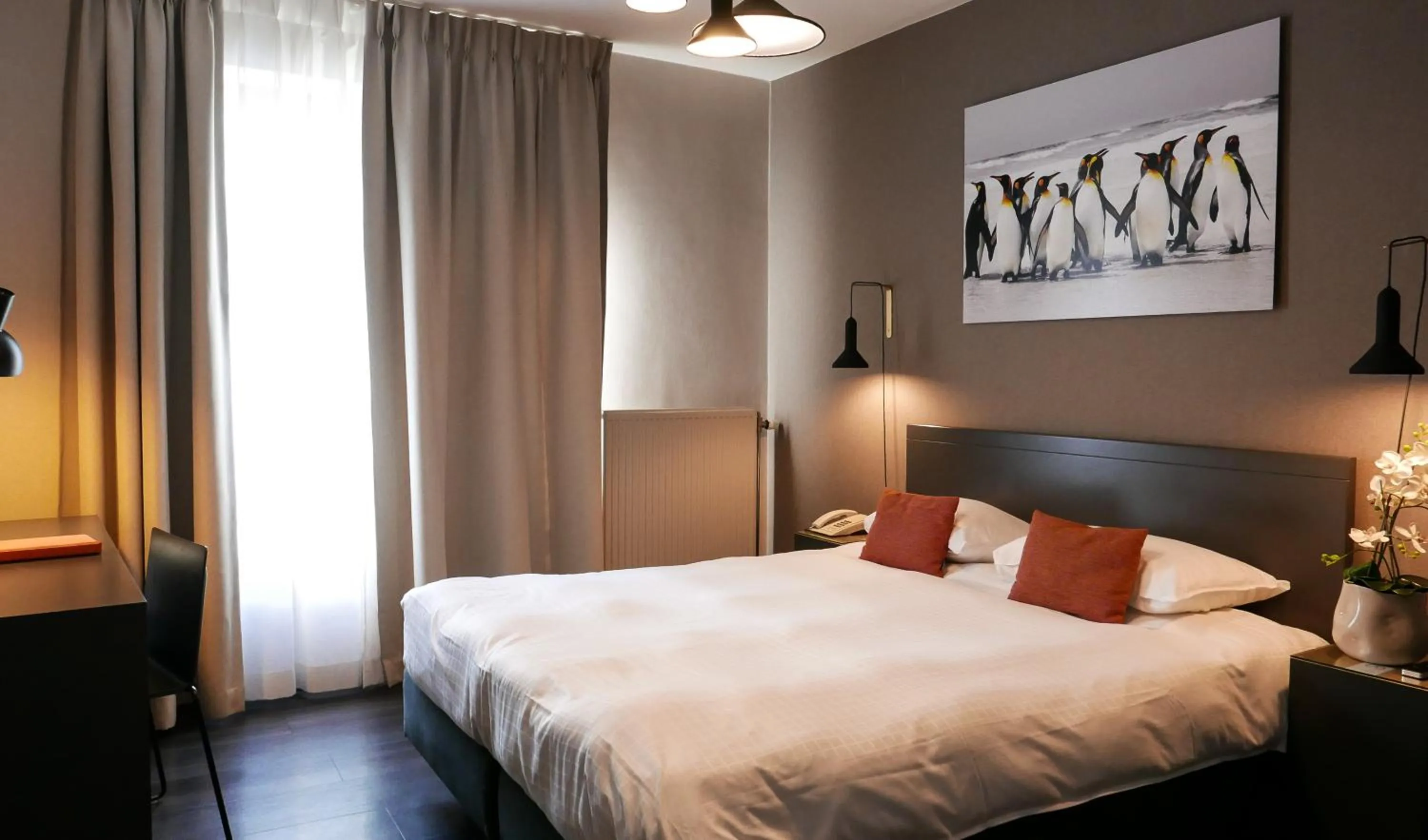 Photo of the whole room, Bed in Atlas Hotel Brussels