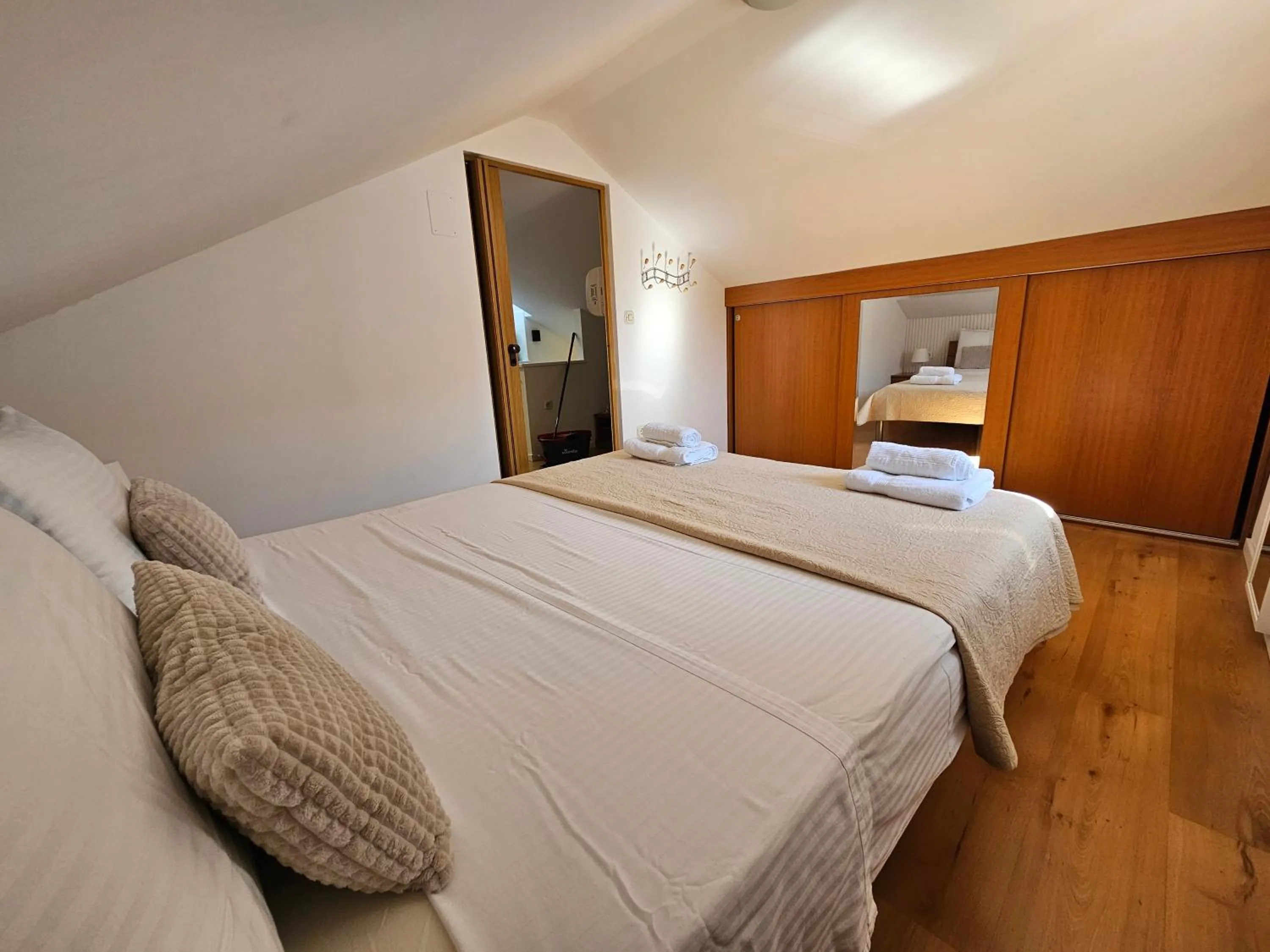 Bed in Lovely attic apartman-Melani
