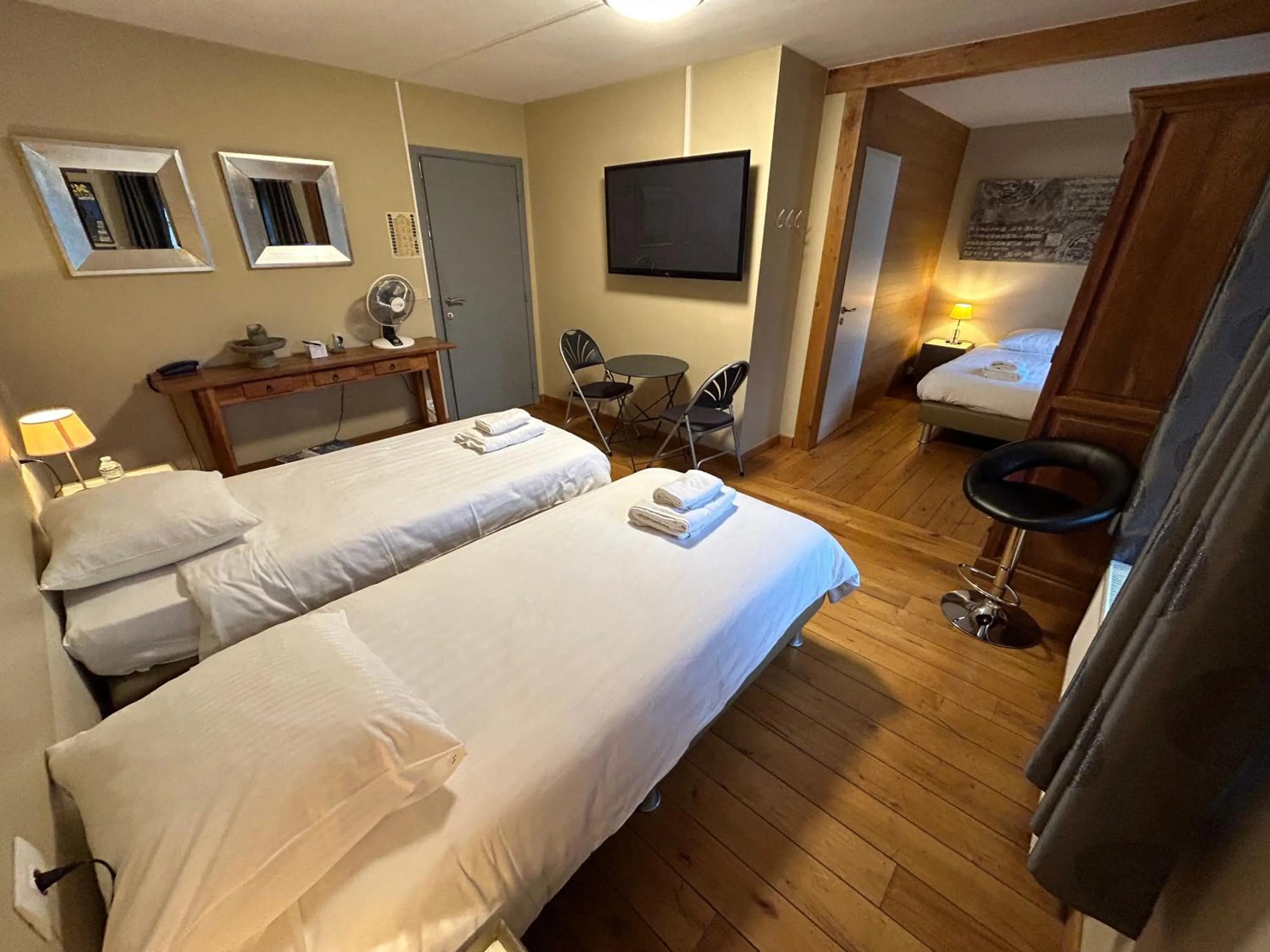 TV and multimedia, Bed in Race & Rooms