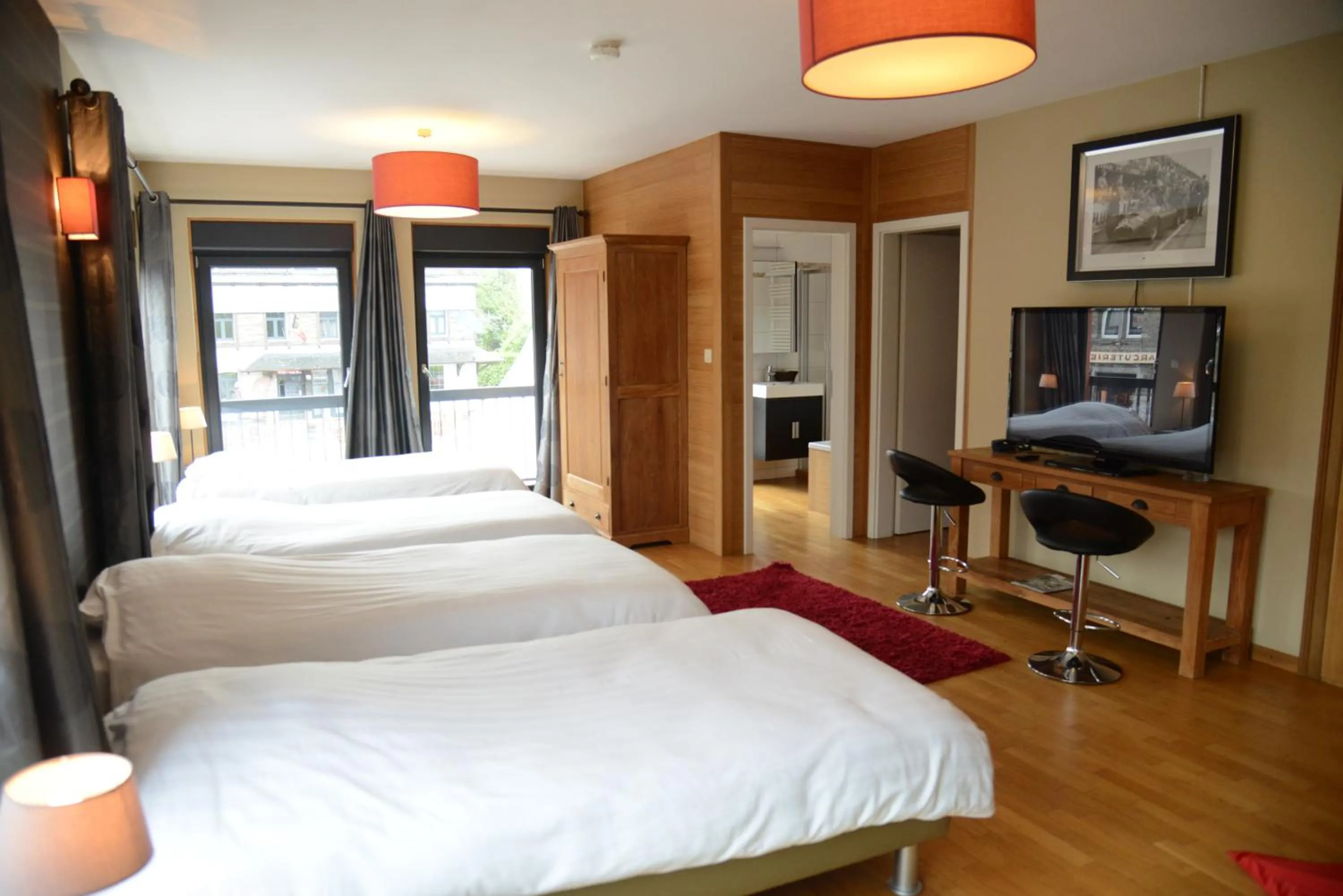 TV and multimedia, Bed in Race & Rooms