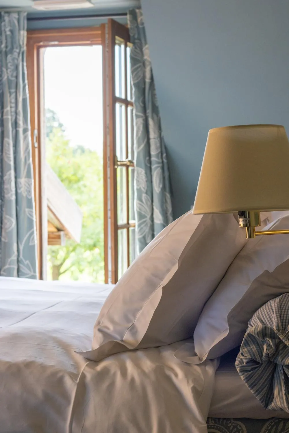 Decorative detail, Bed in B&B Kasteelhoeve de Kerckhem