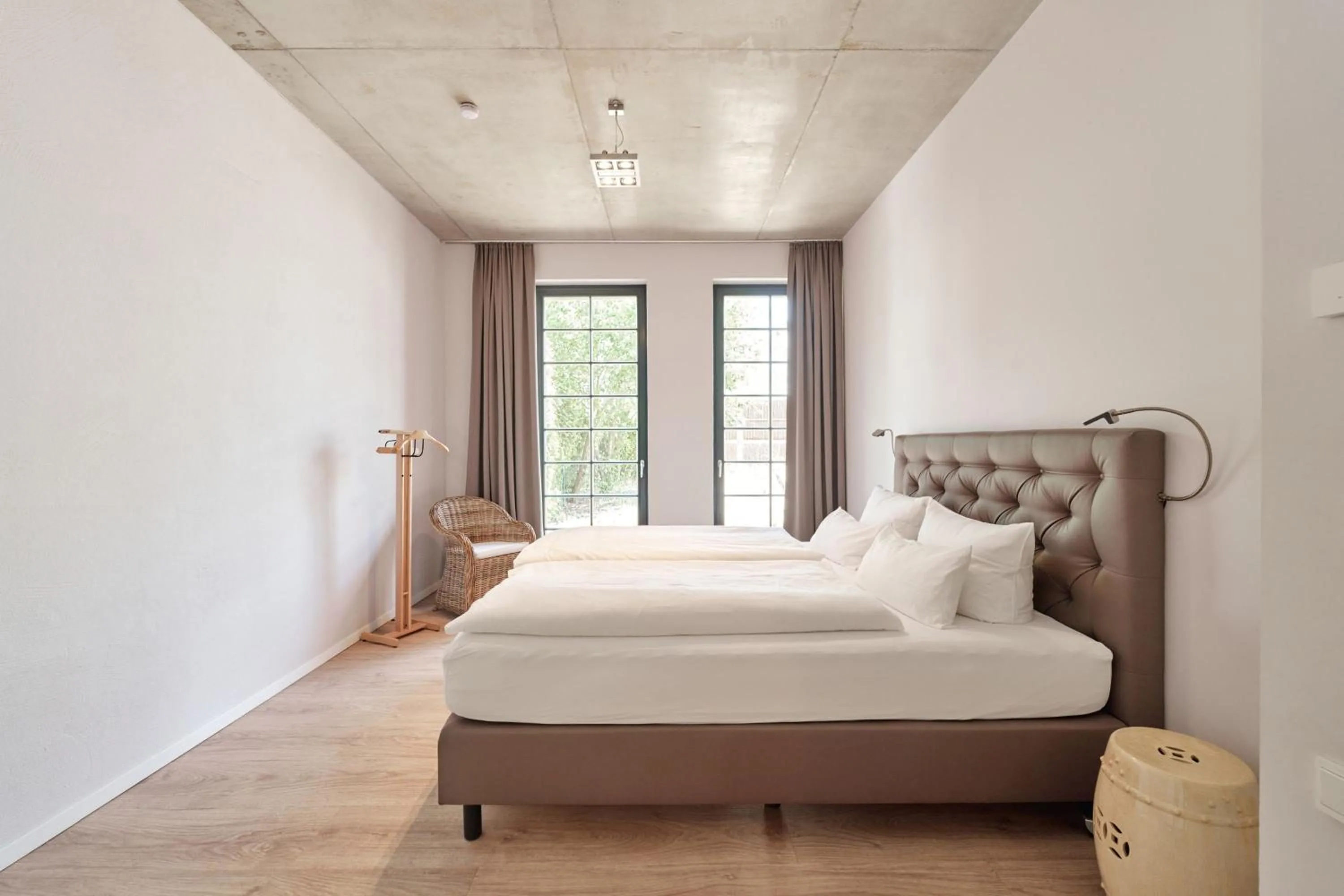 havelblau Ferienlofts - Stilvoll wohnen unmittelbar an der Havel - zentral - Küche - WLAN - Wallbox - Kajaks und Fahrräder vor Ort