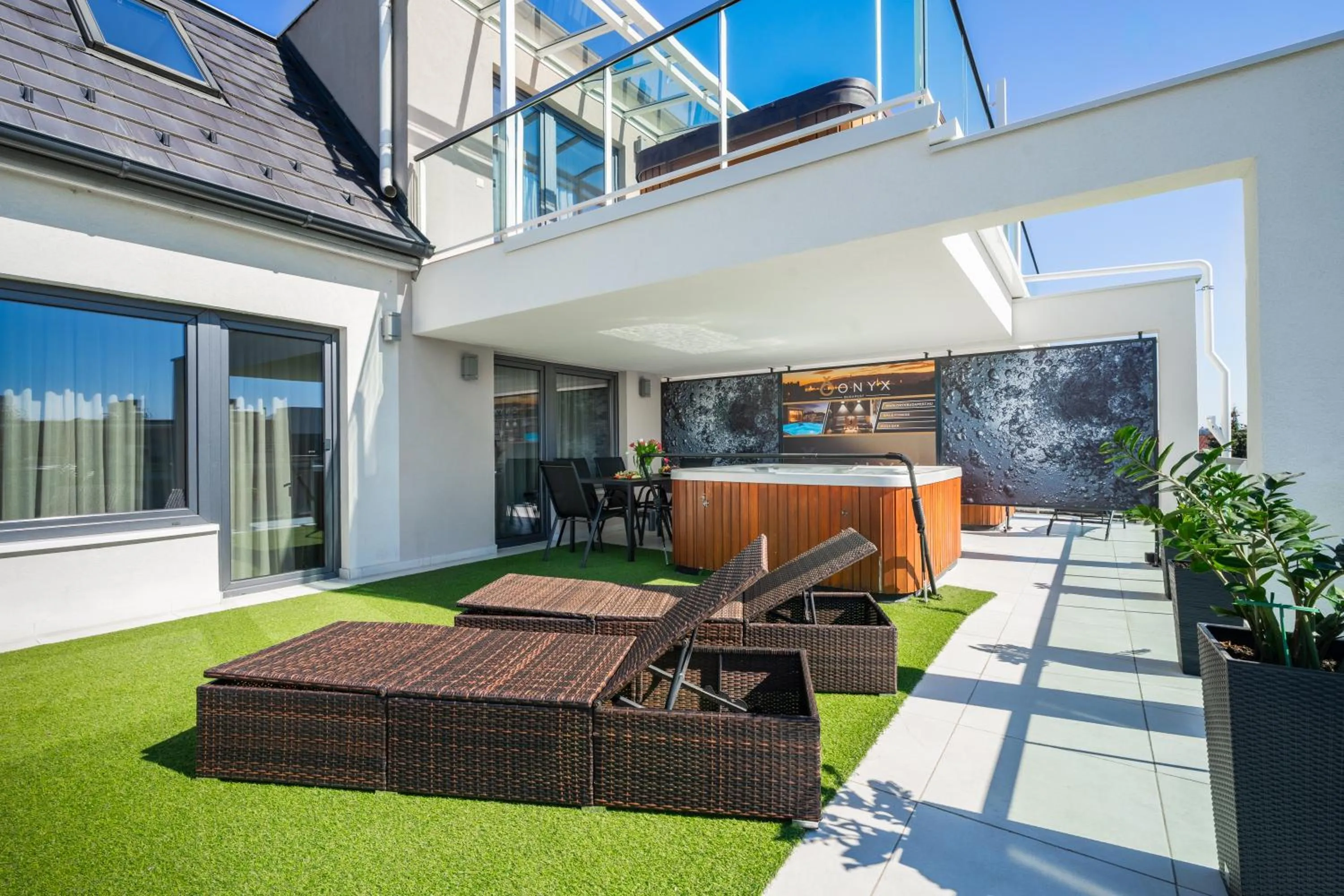 Balcony/Terrace in Onyx Luxury