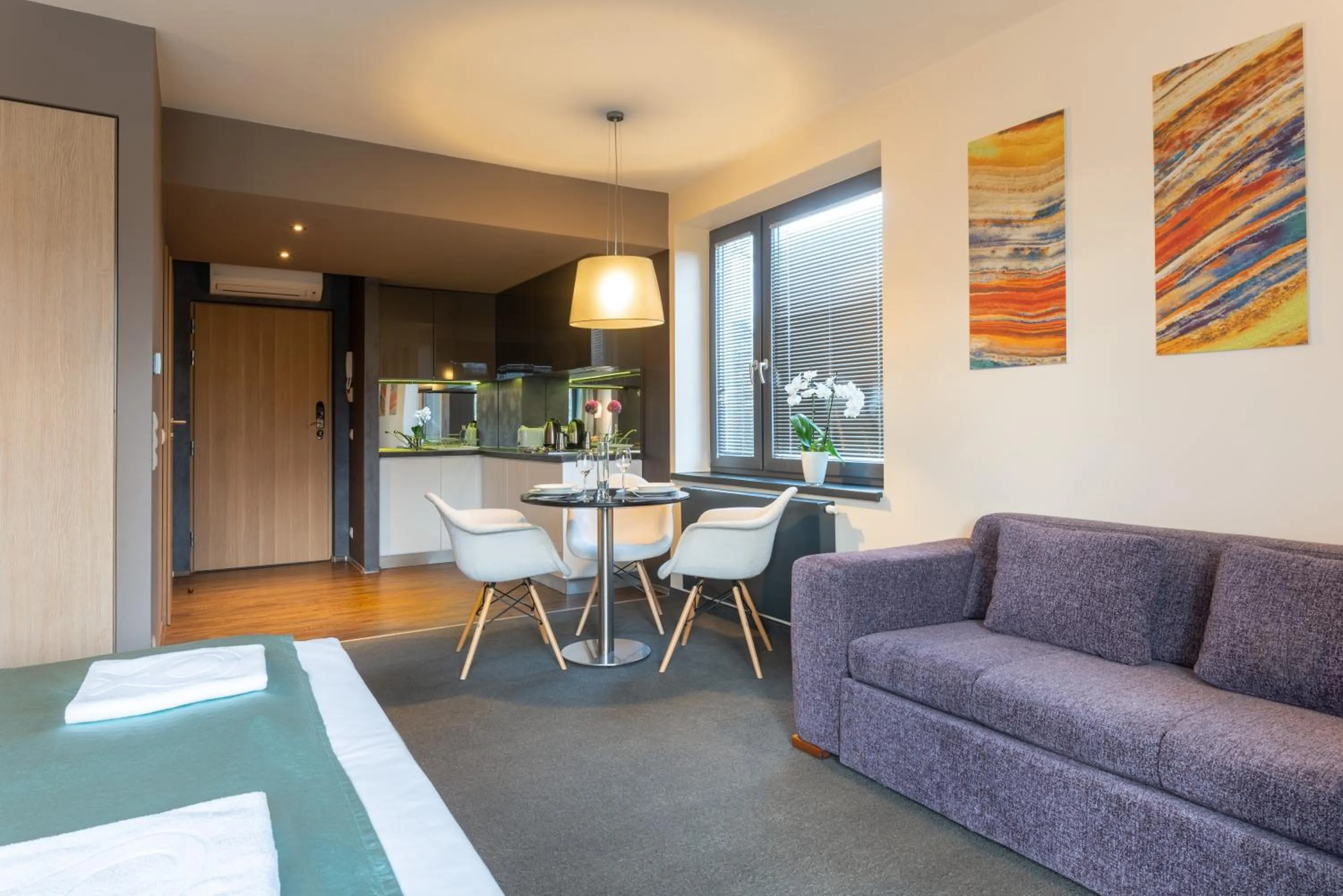 Photo of the whole room in Onyx Luxury