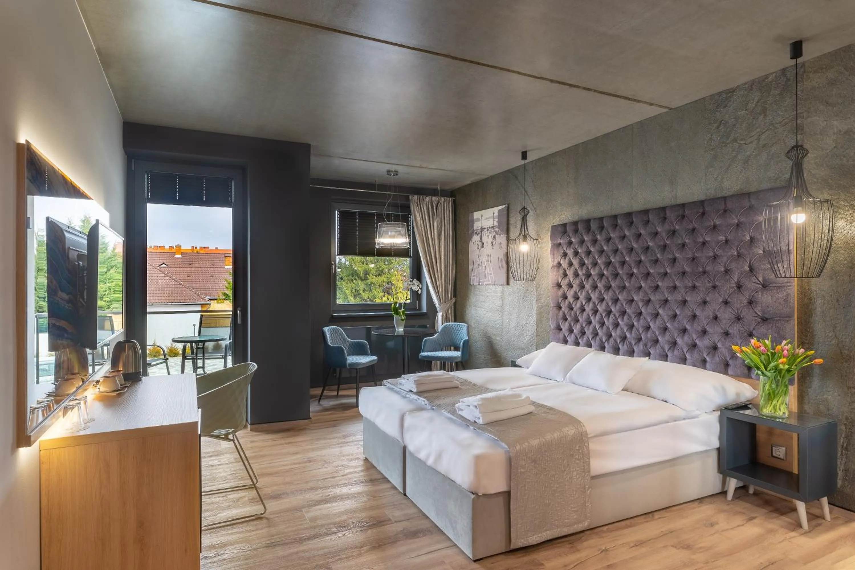 Photo of the whole room, Bed in Onyx Luxury