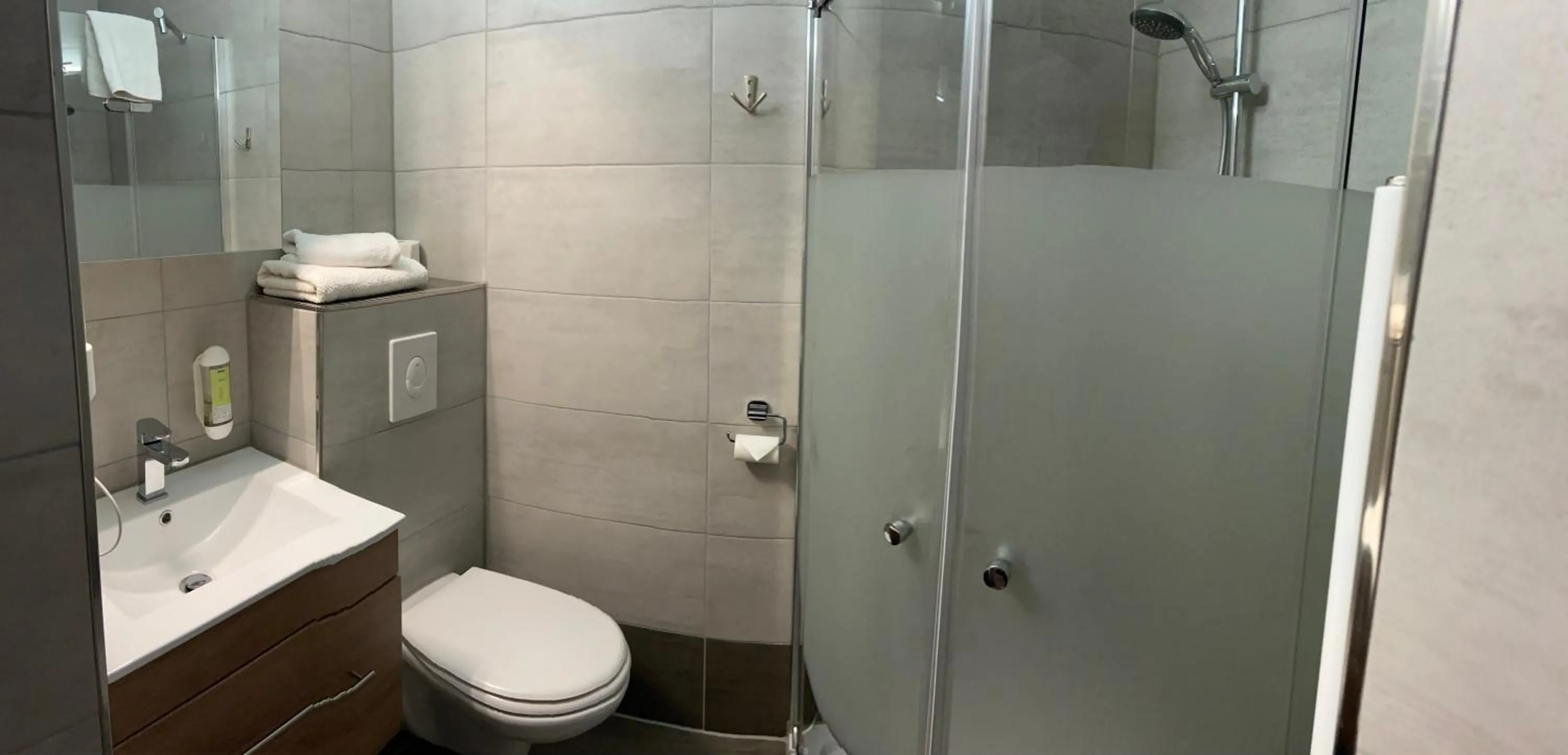 Bathroom in Landhotel Kahrmühle