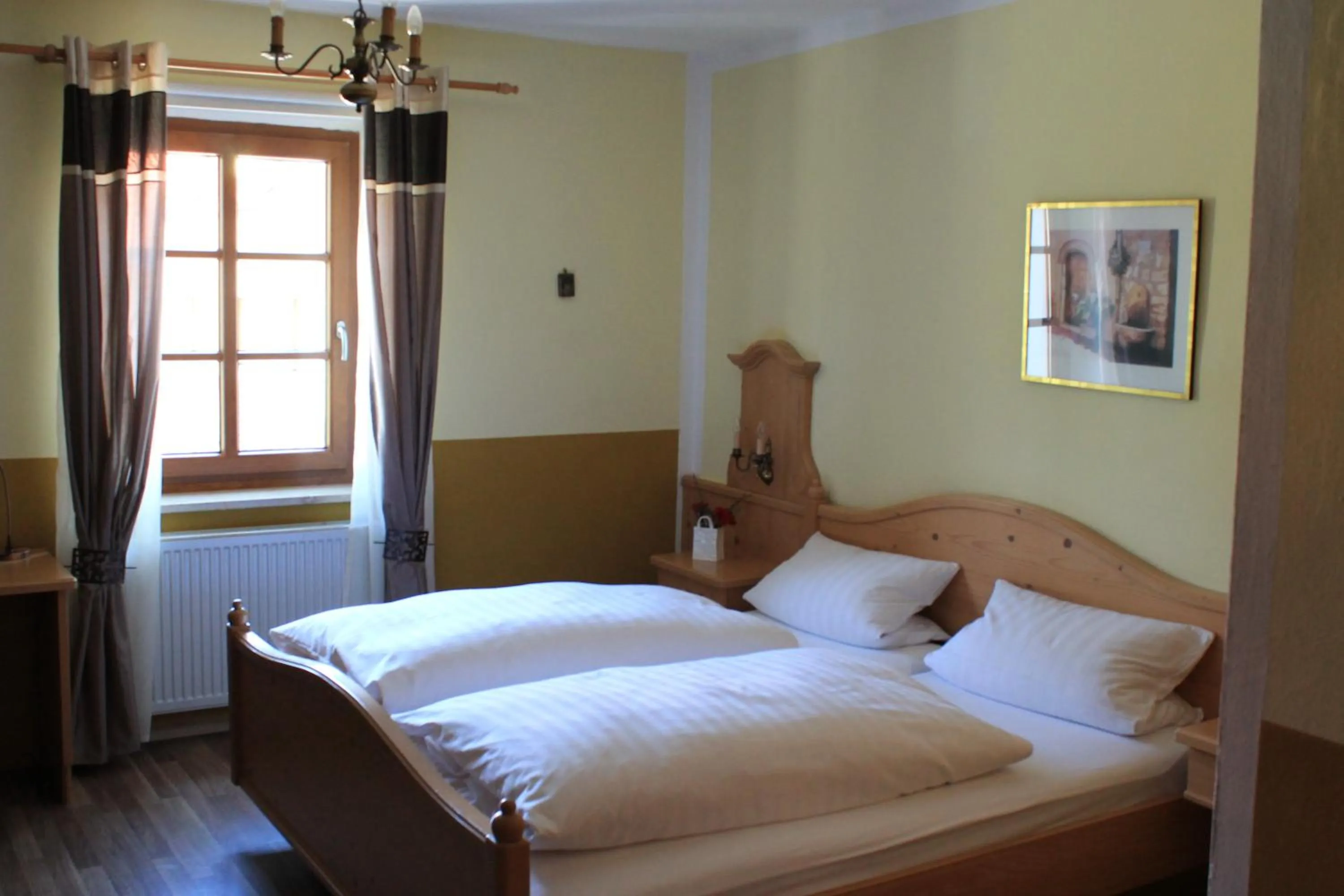 Bed in Landhotel Kahrmühle