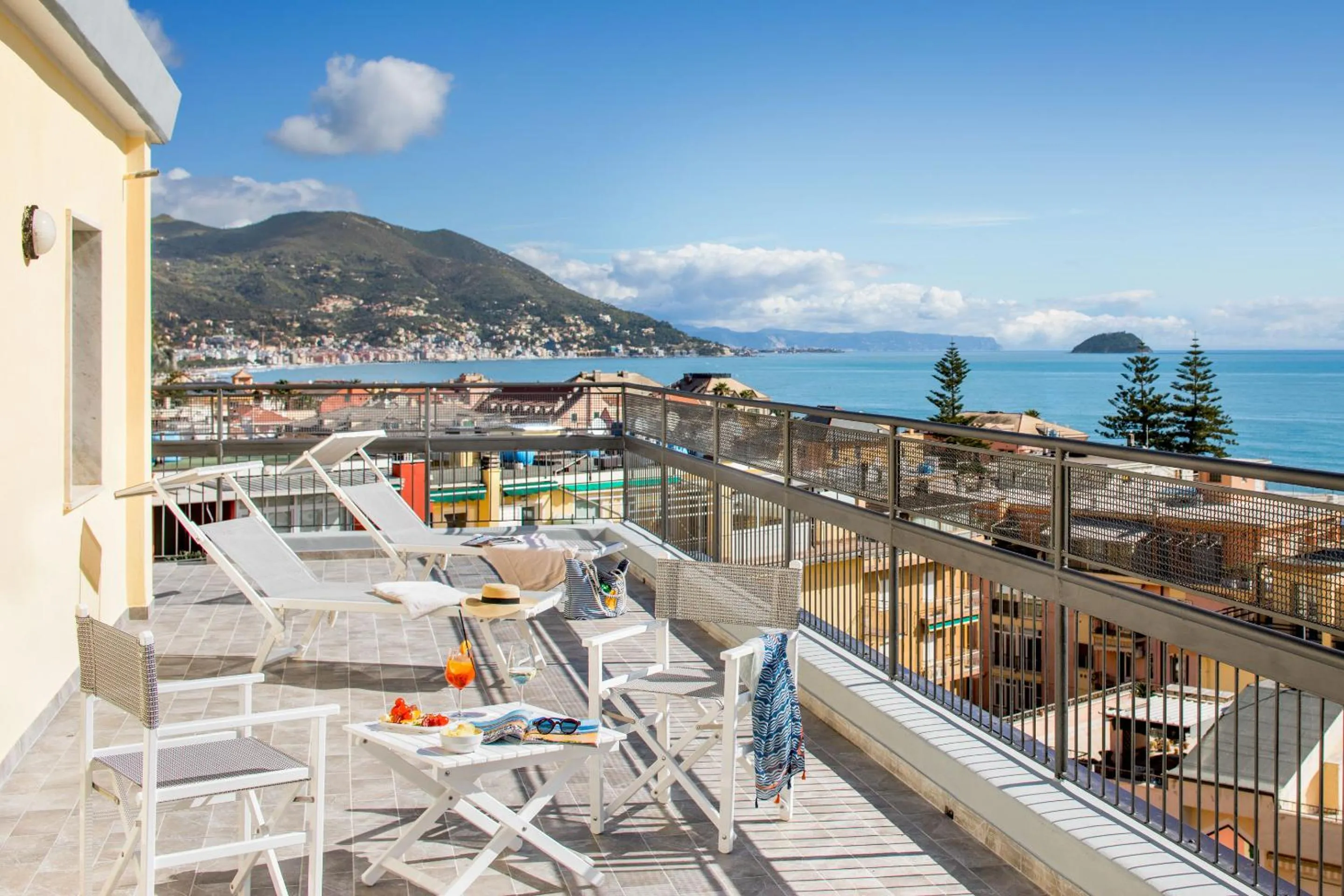 Hotel Tritone