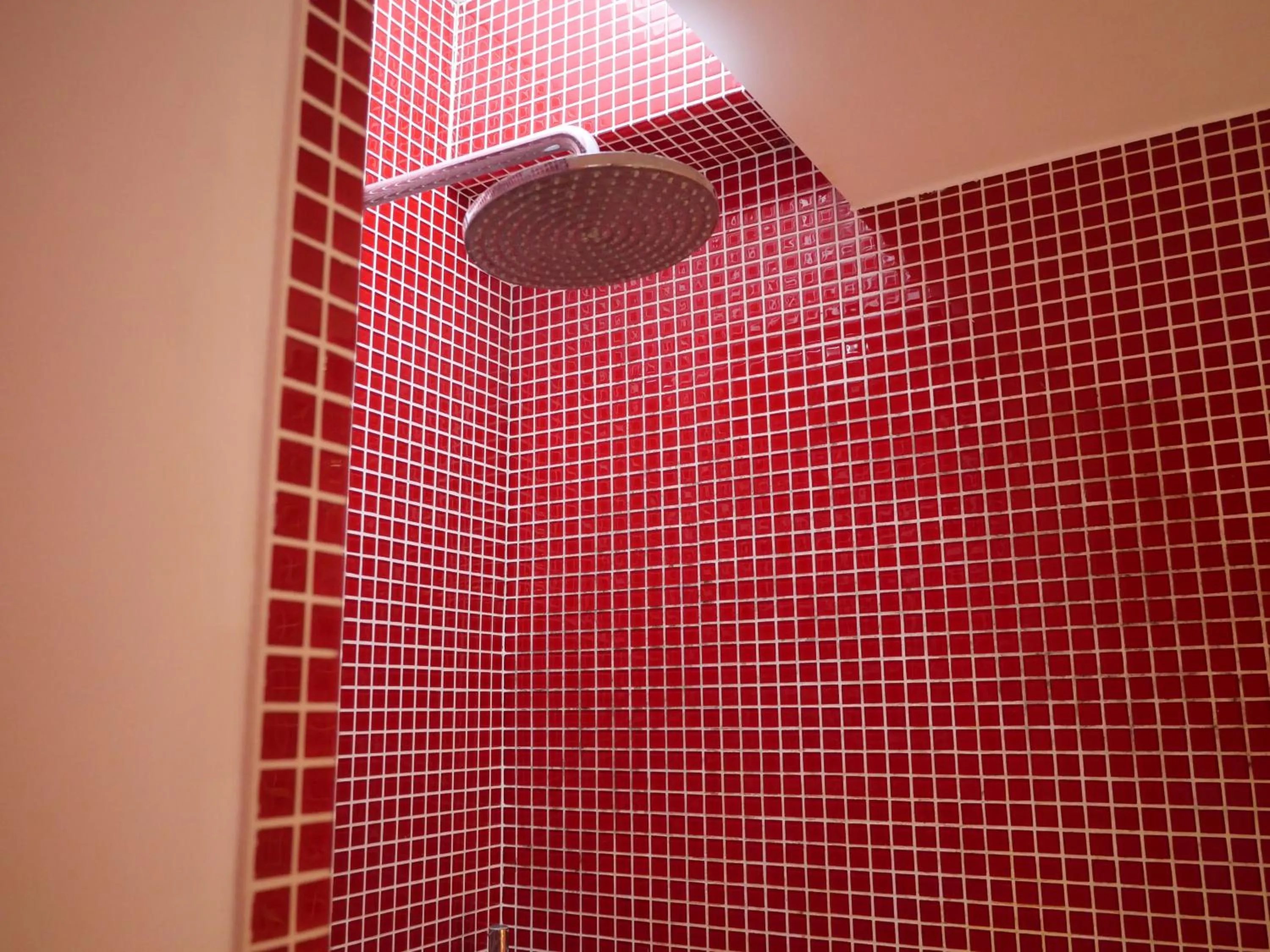 Shower in Hotel Esperance