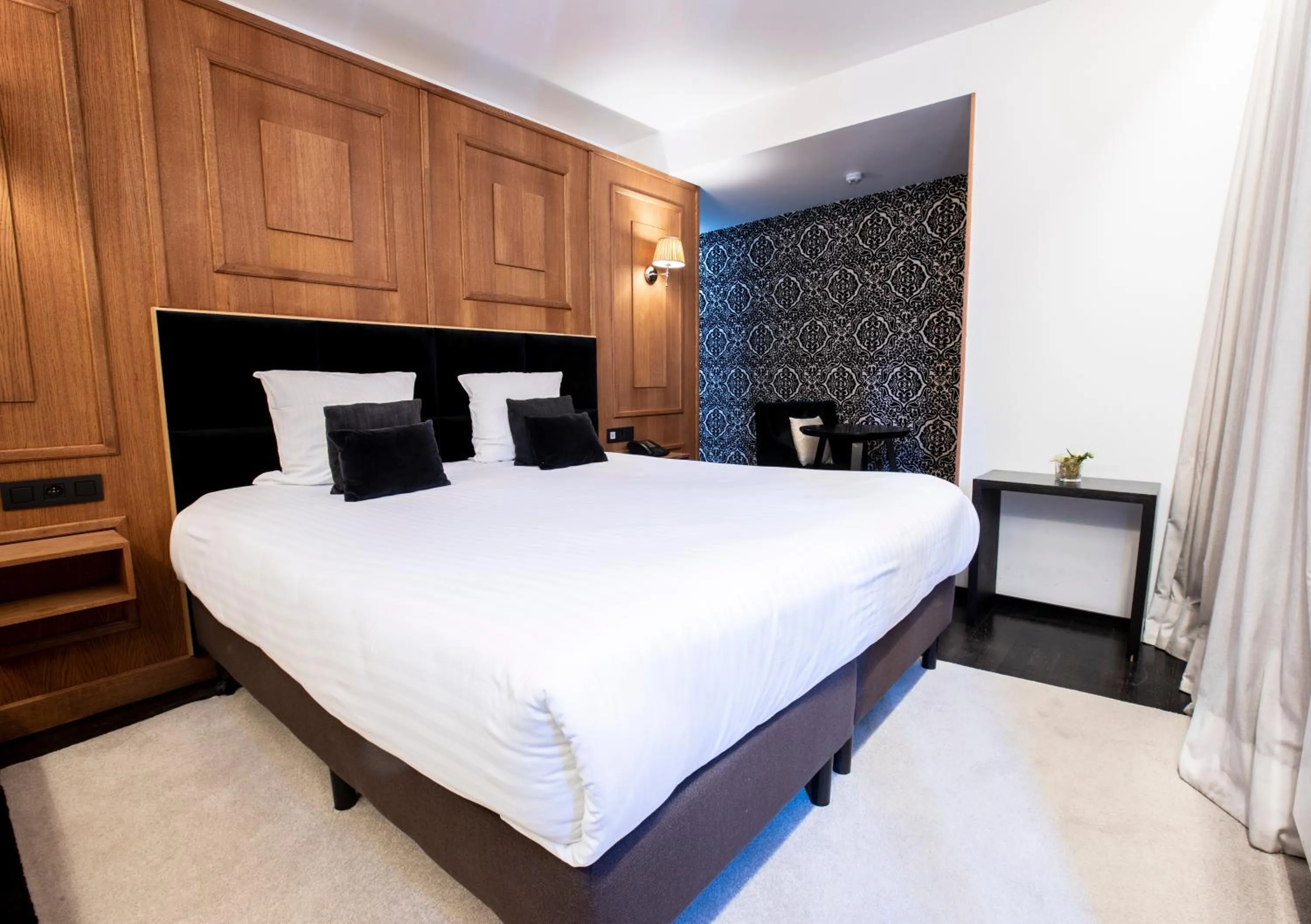 Bed in Hotel Esperance