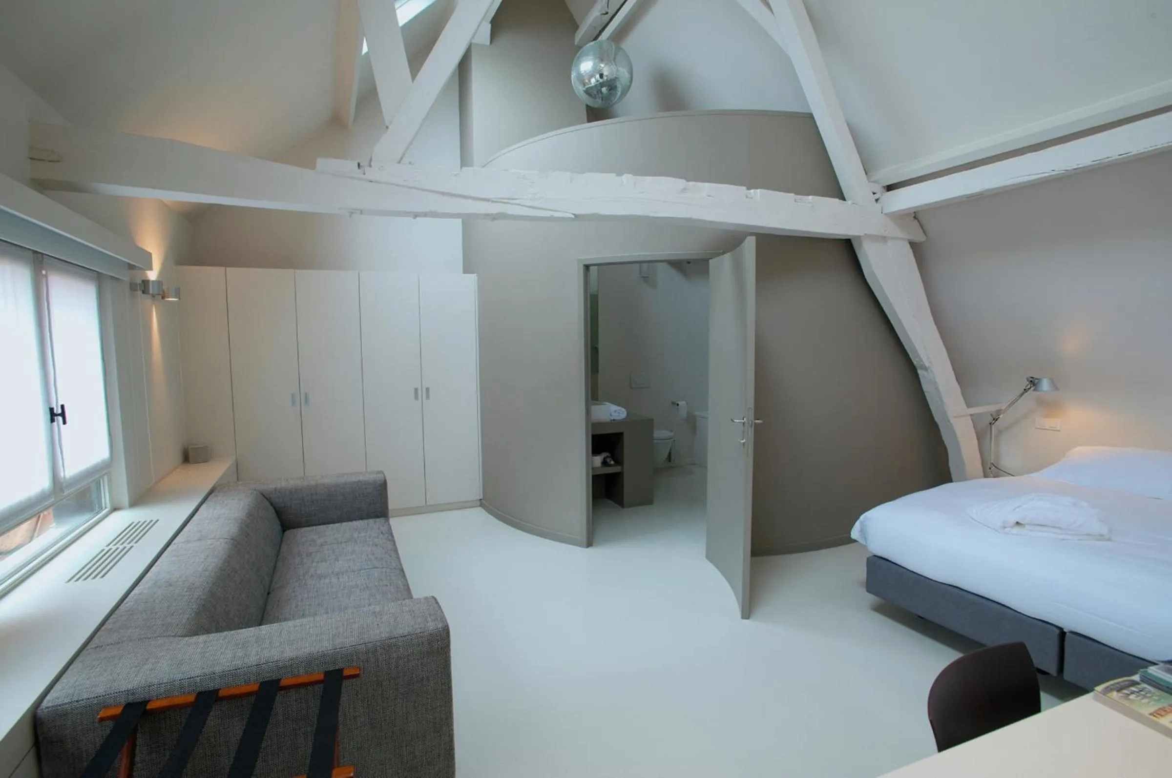 Bed in Hotel Matelote