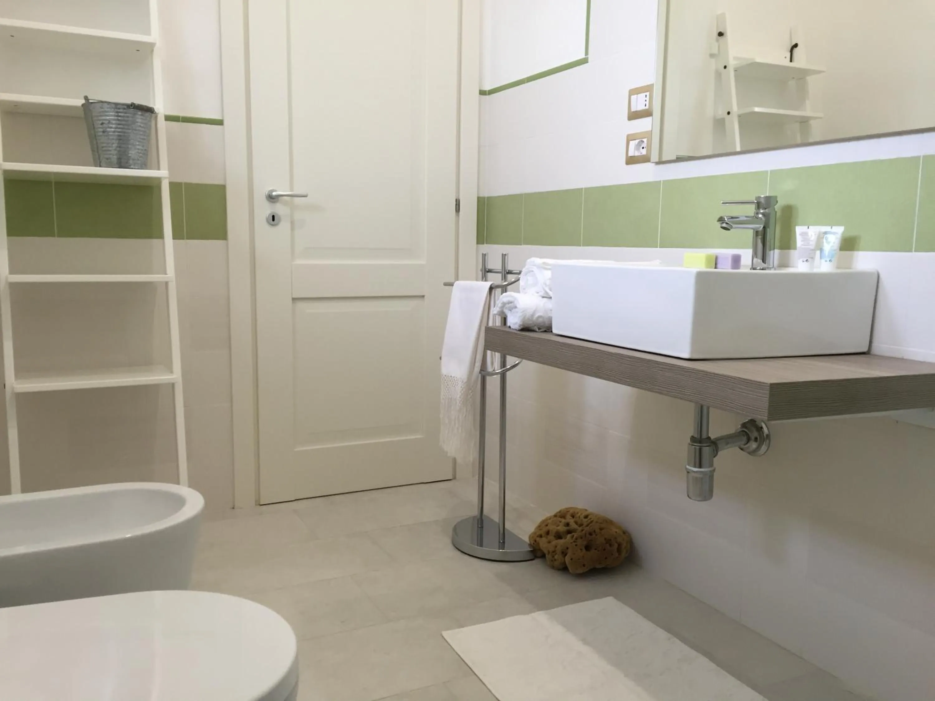 Shower in Isola Charm B&B - Pool & Nature Stay