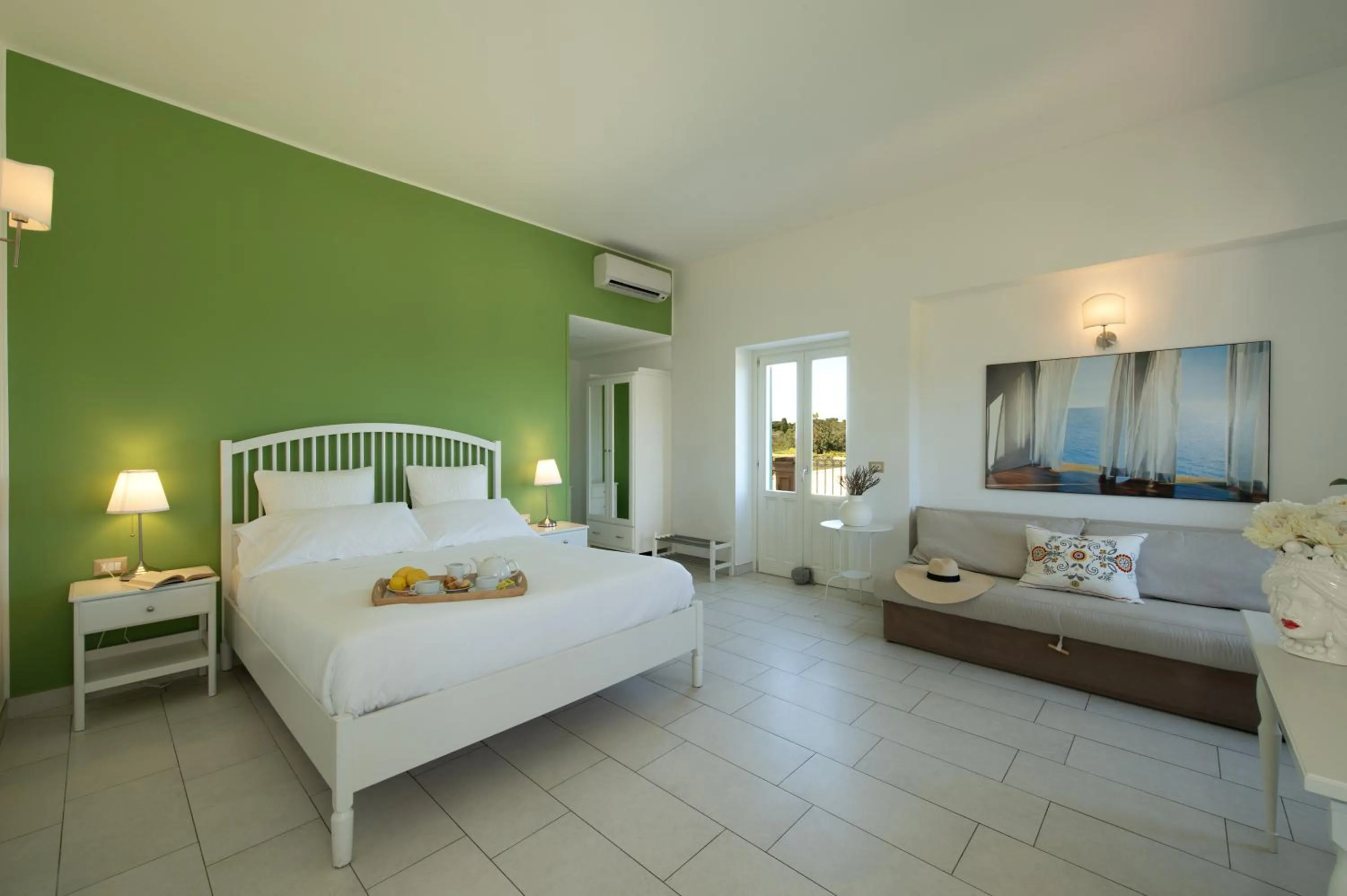 Bed in Isola Charm B&B - Pool & Nature Stay