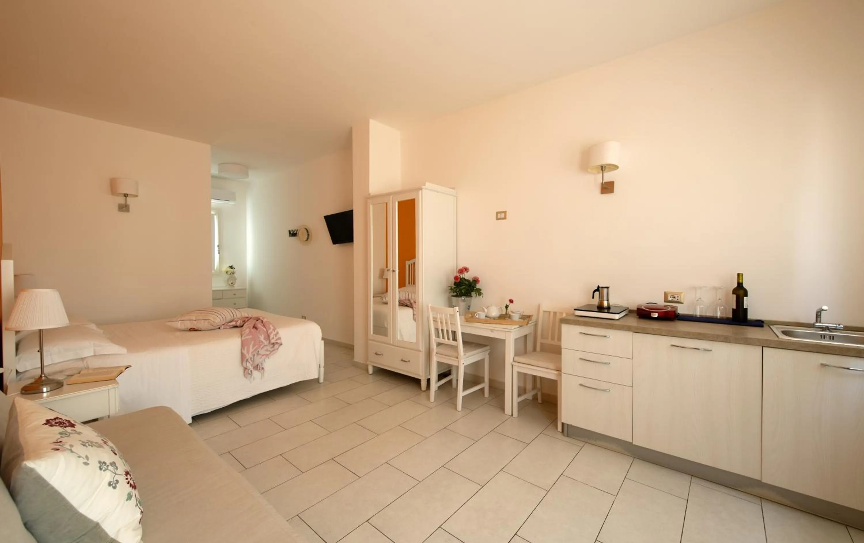 Bed in Isola Charm B&B - Pool & Nature Stay