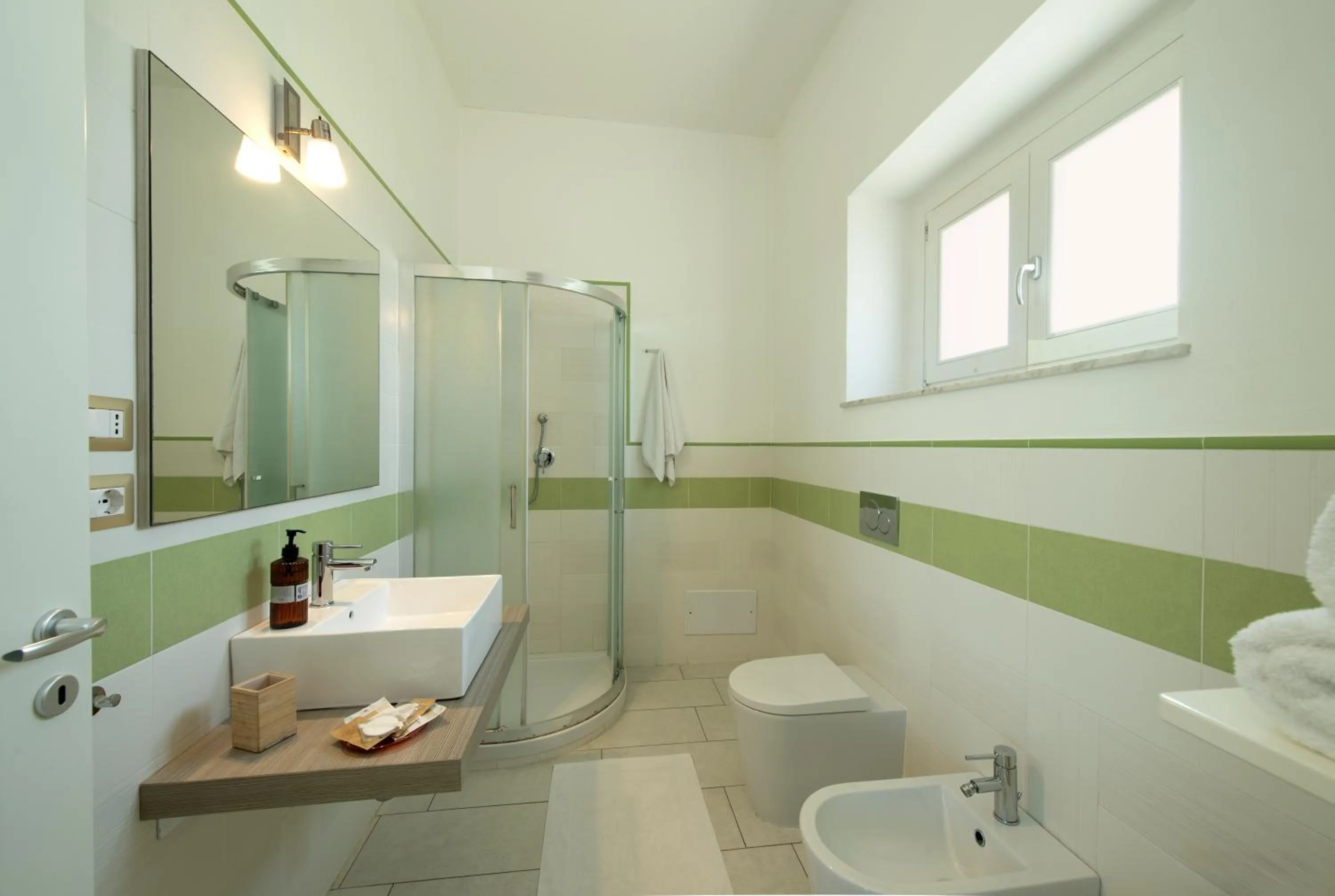 Shower in Isola Charm B&B - Pool & Nature Stay