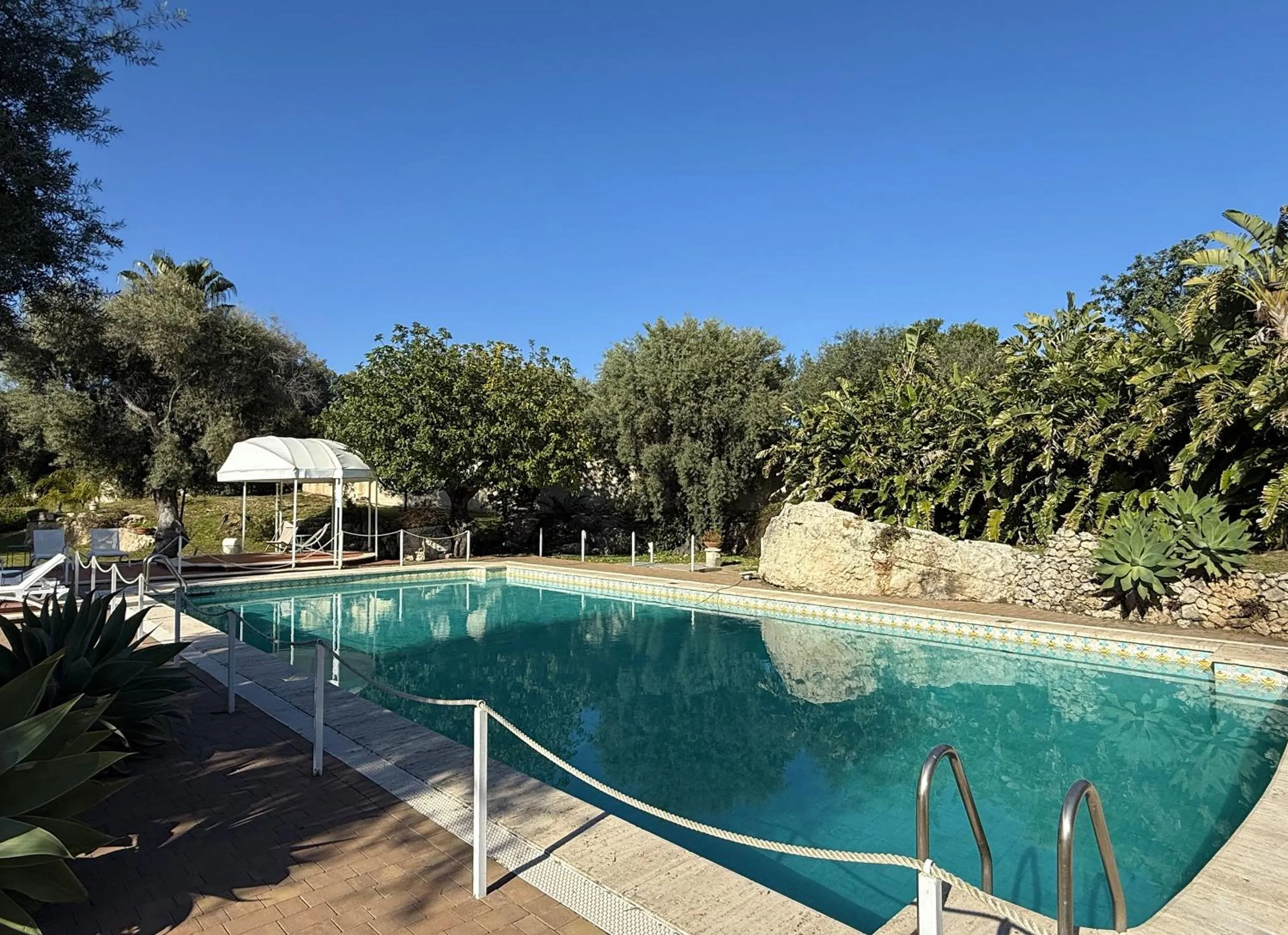 Spring in Isola Charm B&B - Pool & Nature Stay